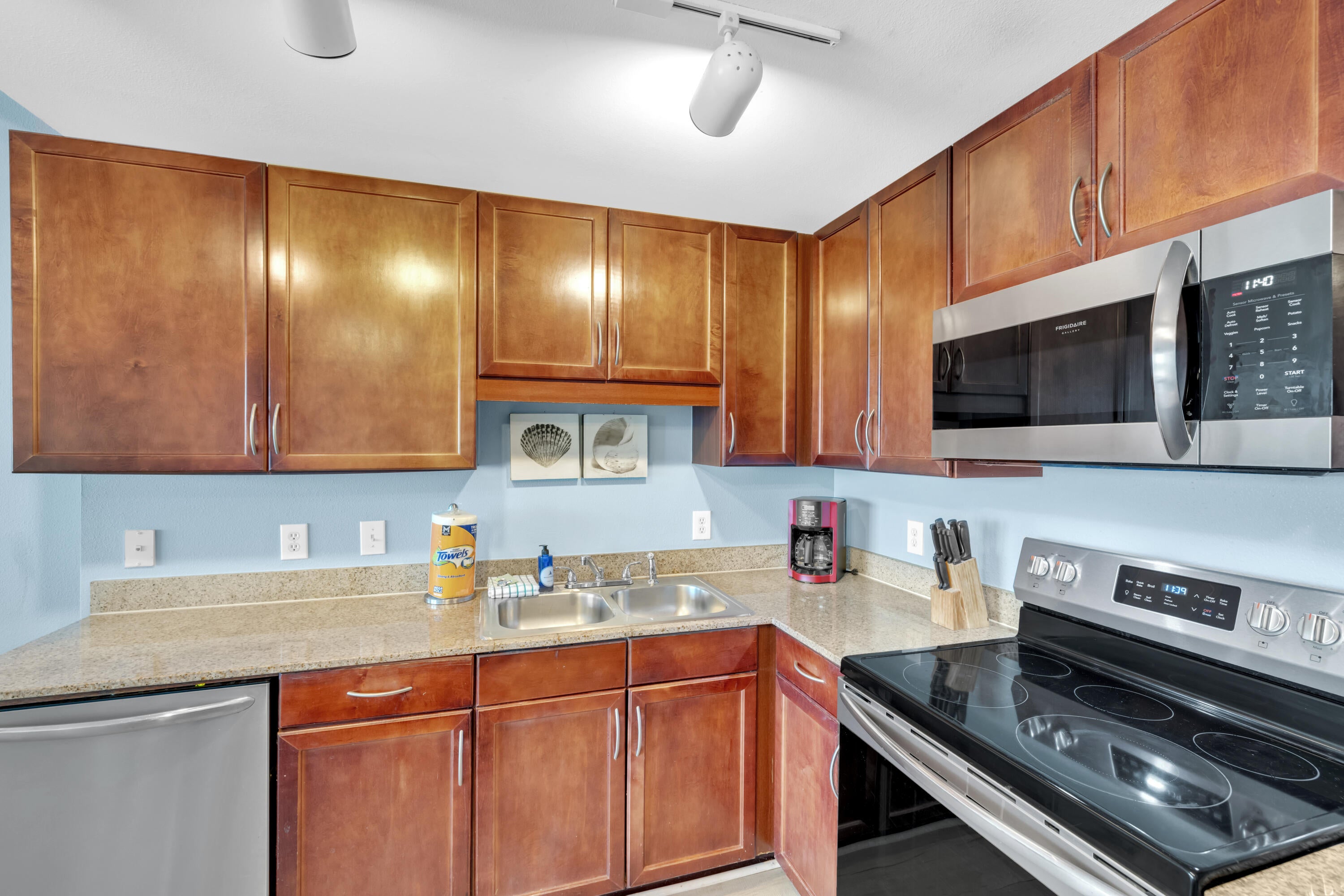 LAKETOWN WHARF - Residential