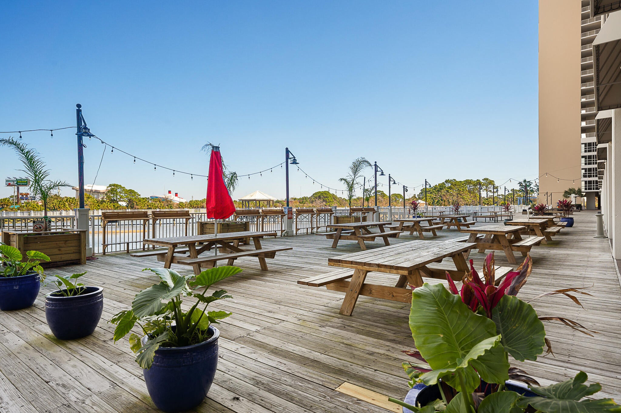 LAKETOWN WHARF - Residential