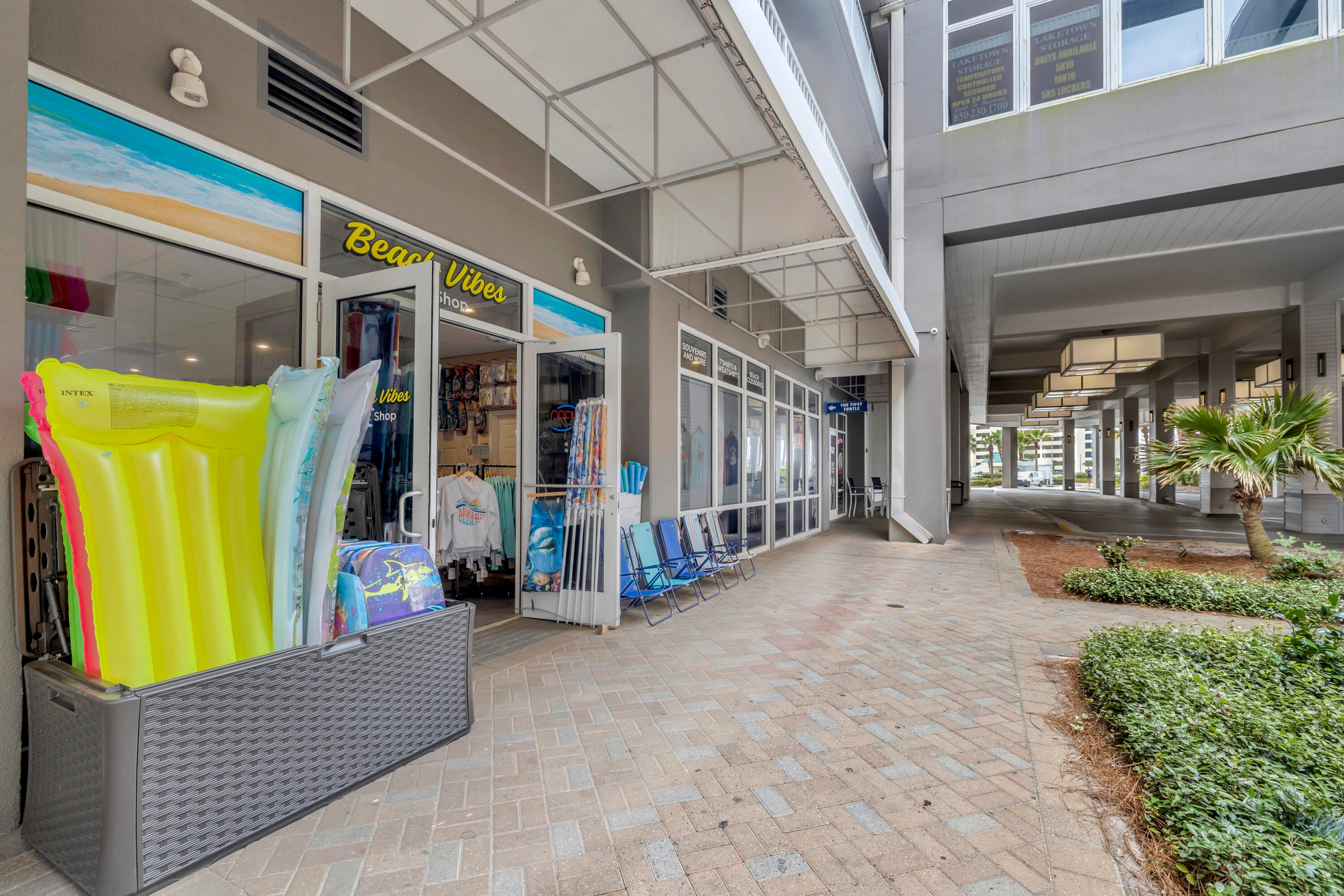 LAKETOWN WHARF - Residential