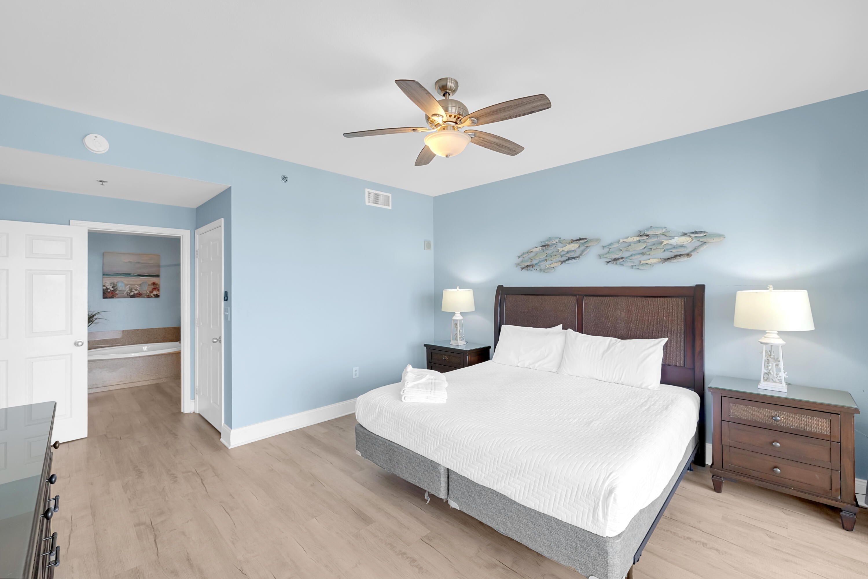 LAKETOWN WHARF - Residential