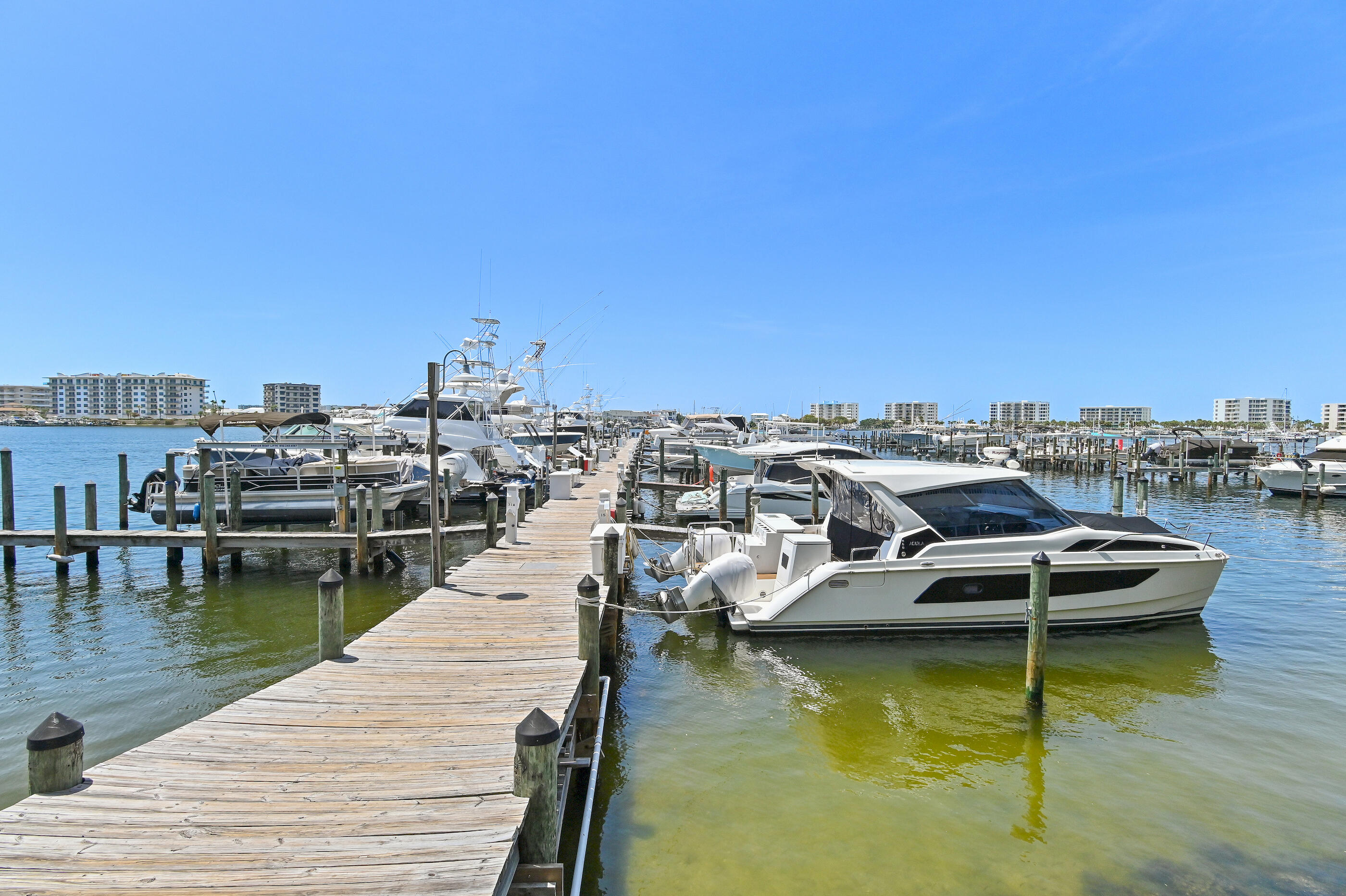 DESTIN YACHT CLUB - Residential