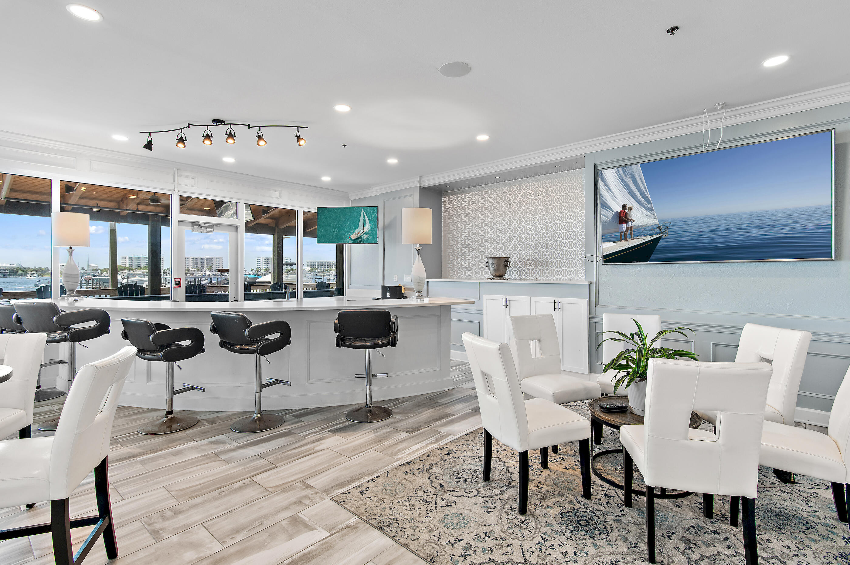 DESTIN YACHT CLUB - Residential