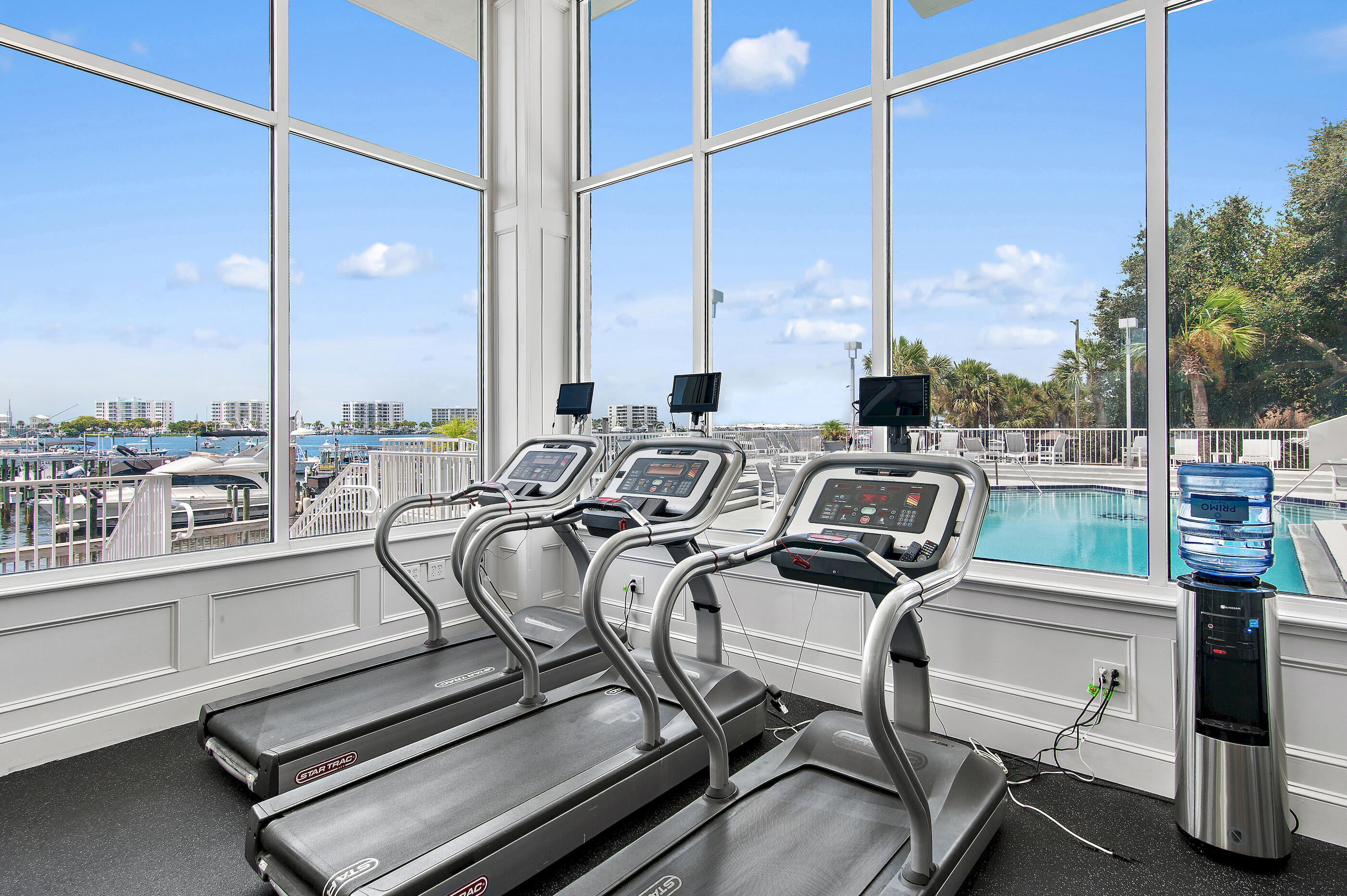 DESTIN YACHT CLUB - Residential
