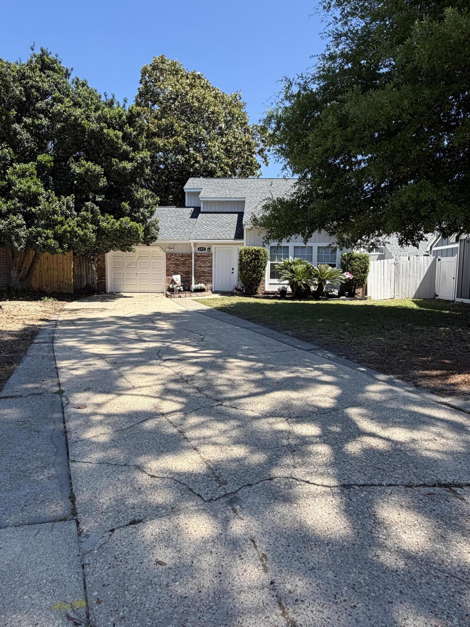 CANTERBURY WOODS - Residential