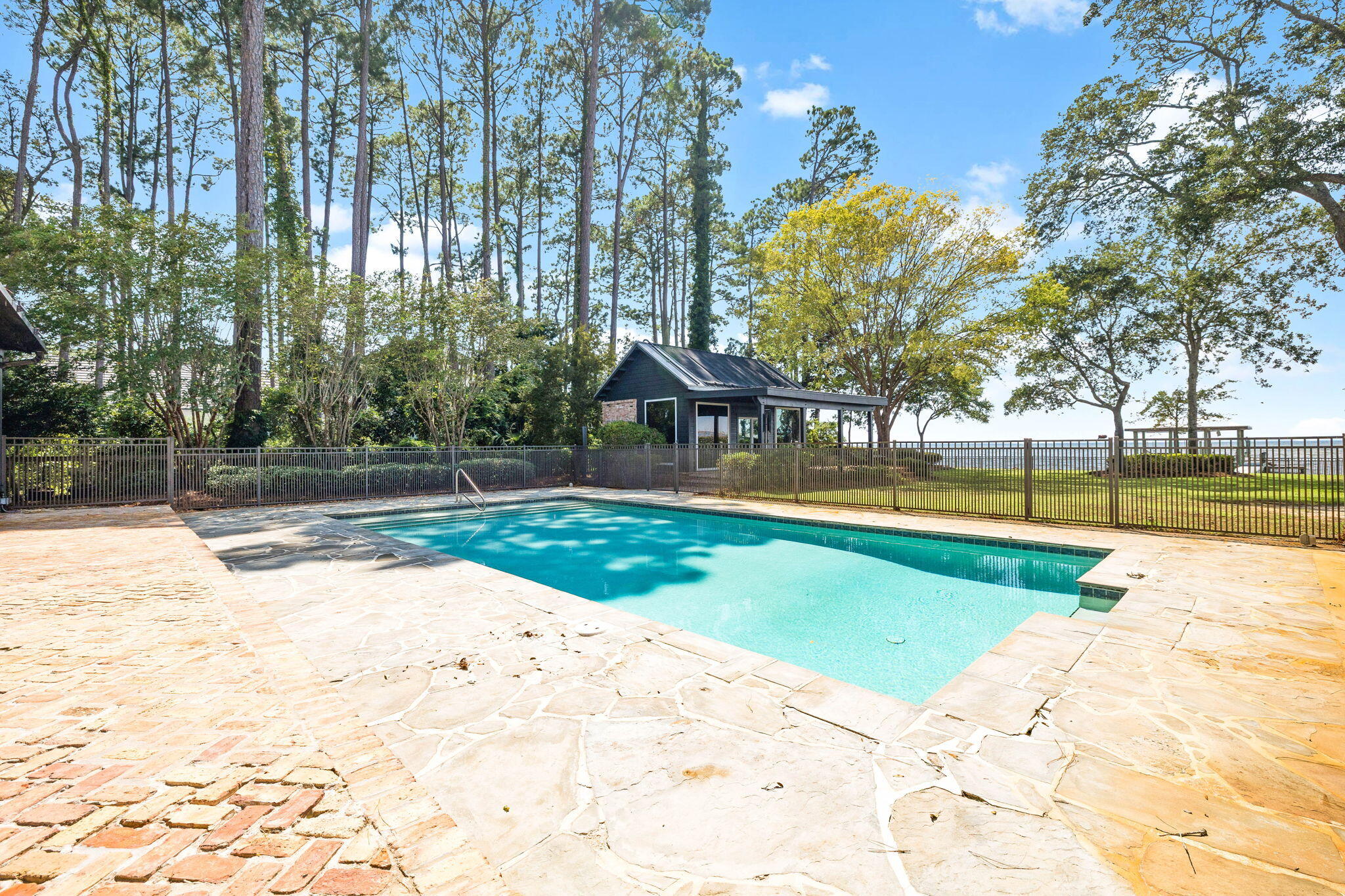 DRIFTWOOD ESTATES - Residential
