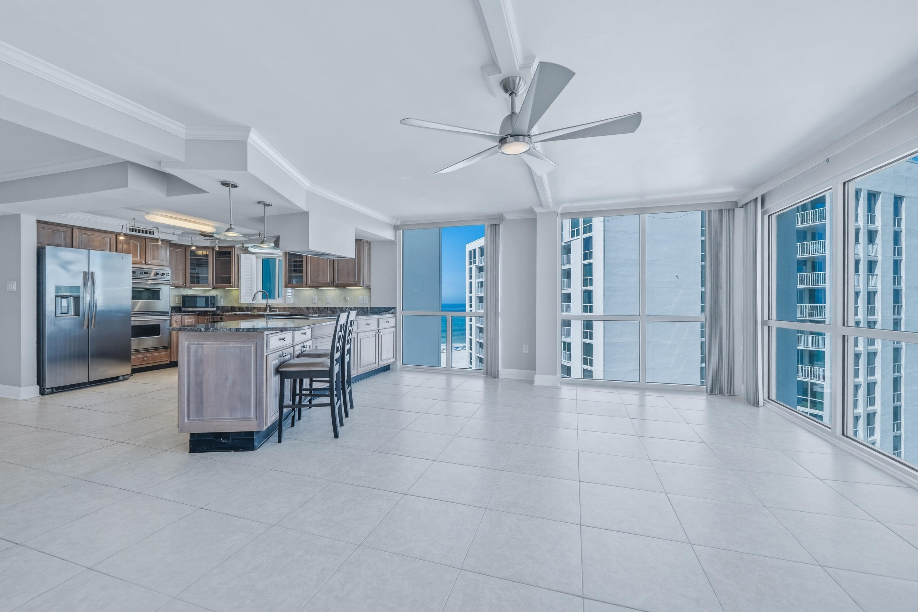 SHORELINE TOWERS 1 - Residential