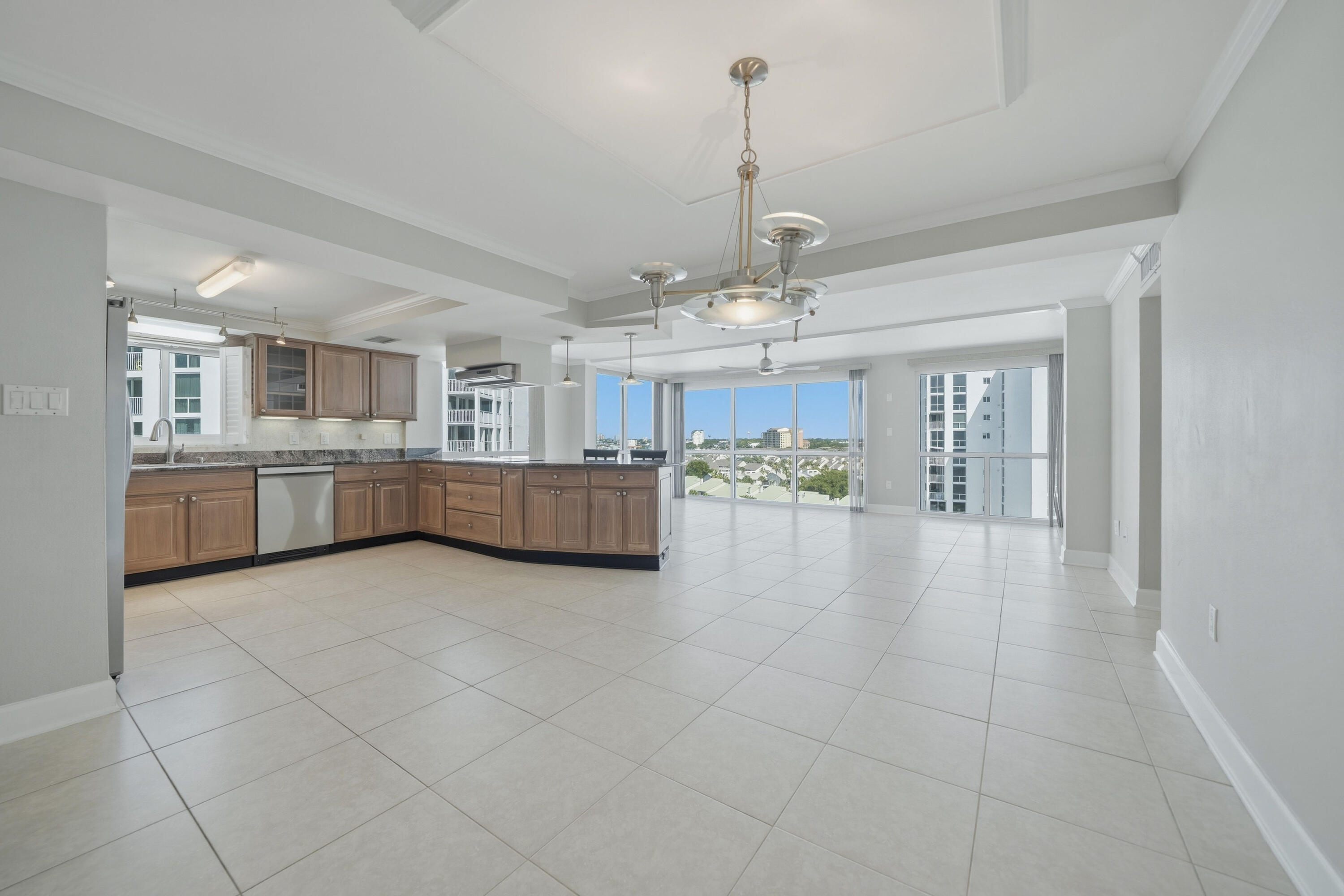 SHORELINE TOWERS 1 - Residential