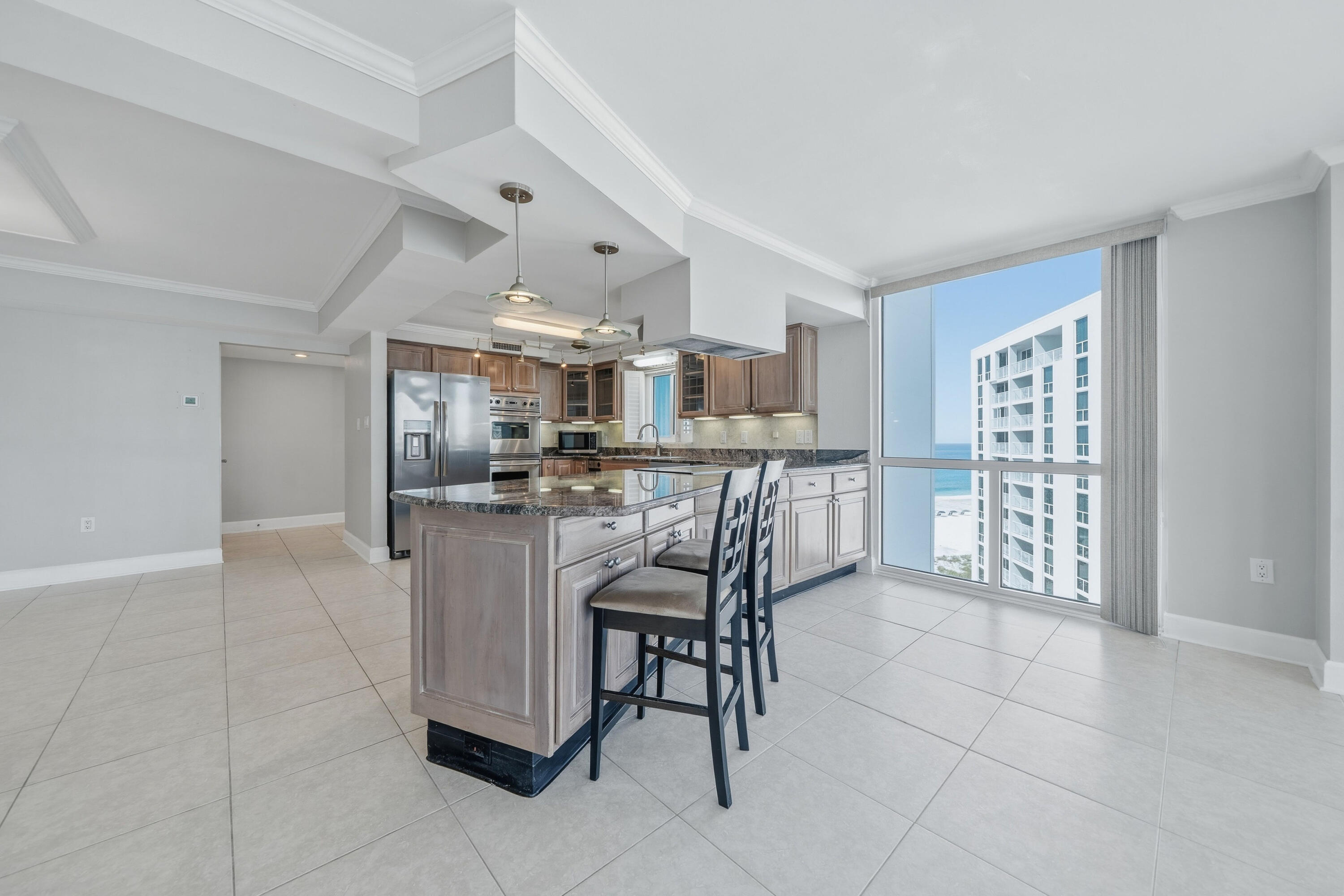 SHORELINE TOWERS 1 - Residential