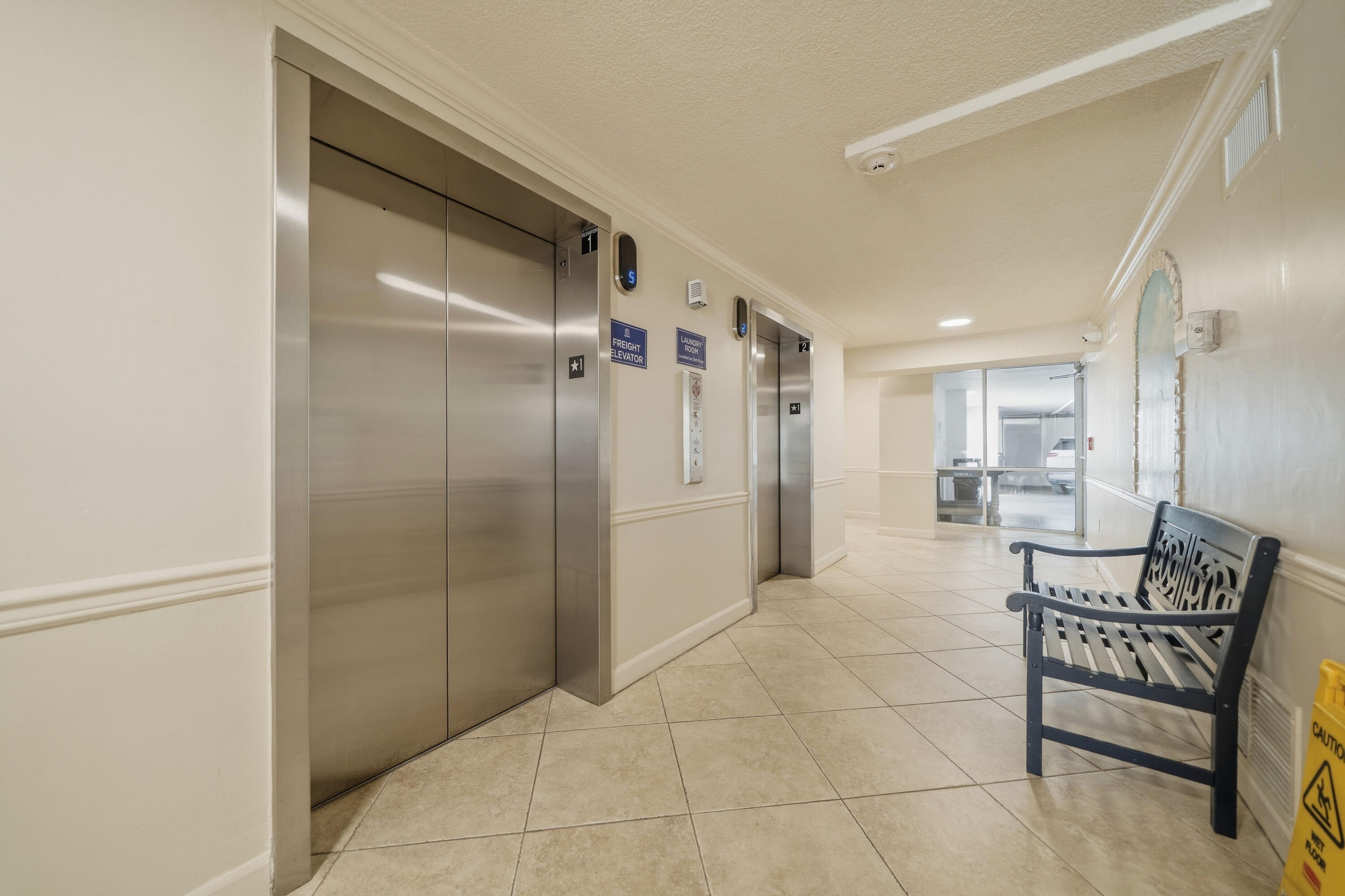 SHORELINE TOWERS 1 - Residential