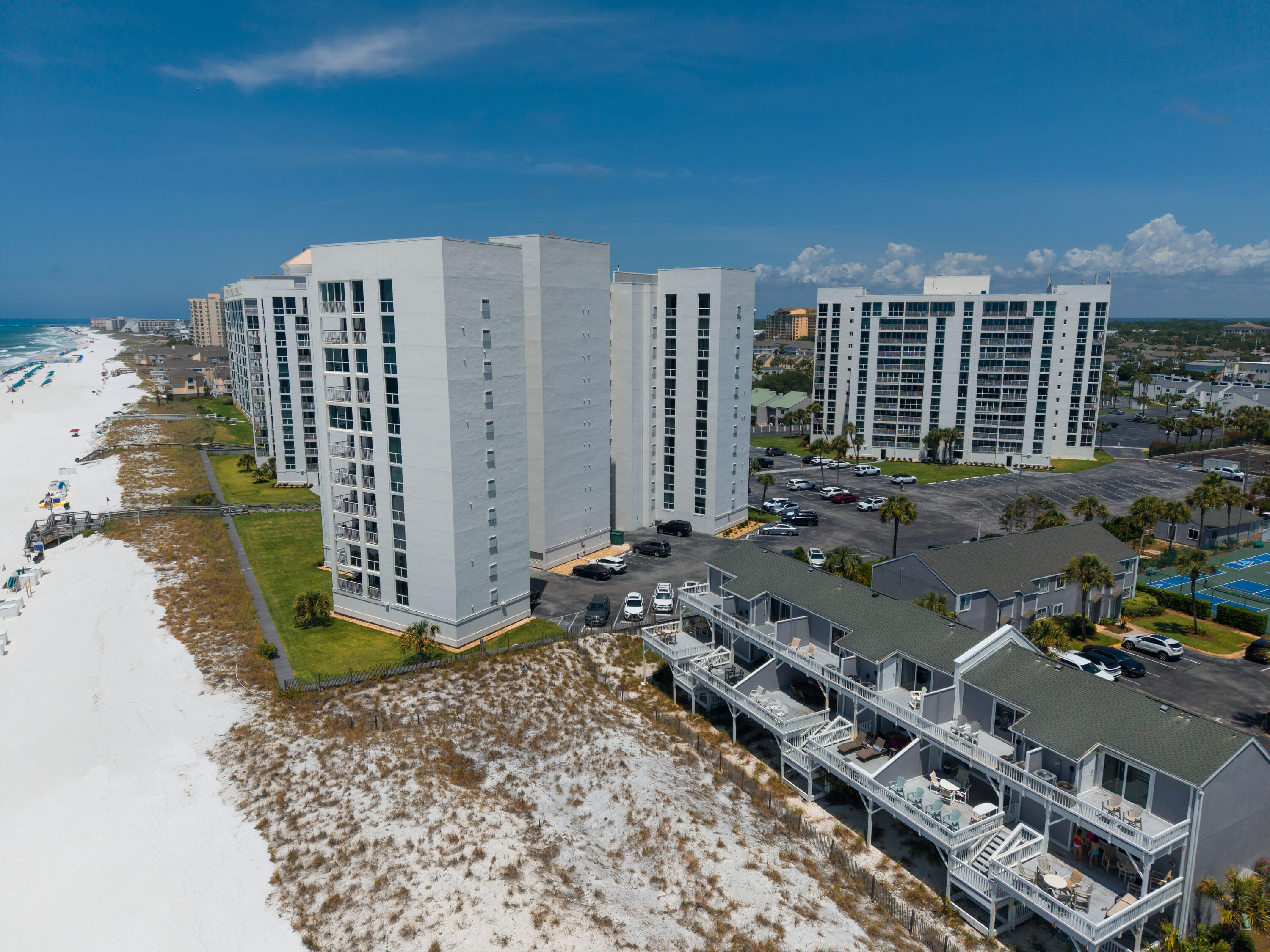 SHORELINE TOWERS 1 - Residential