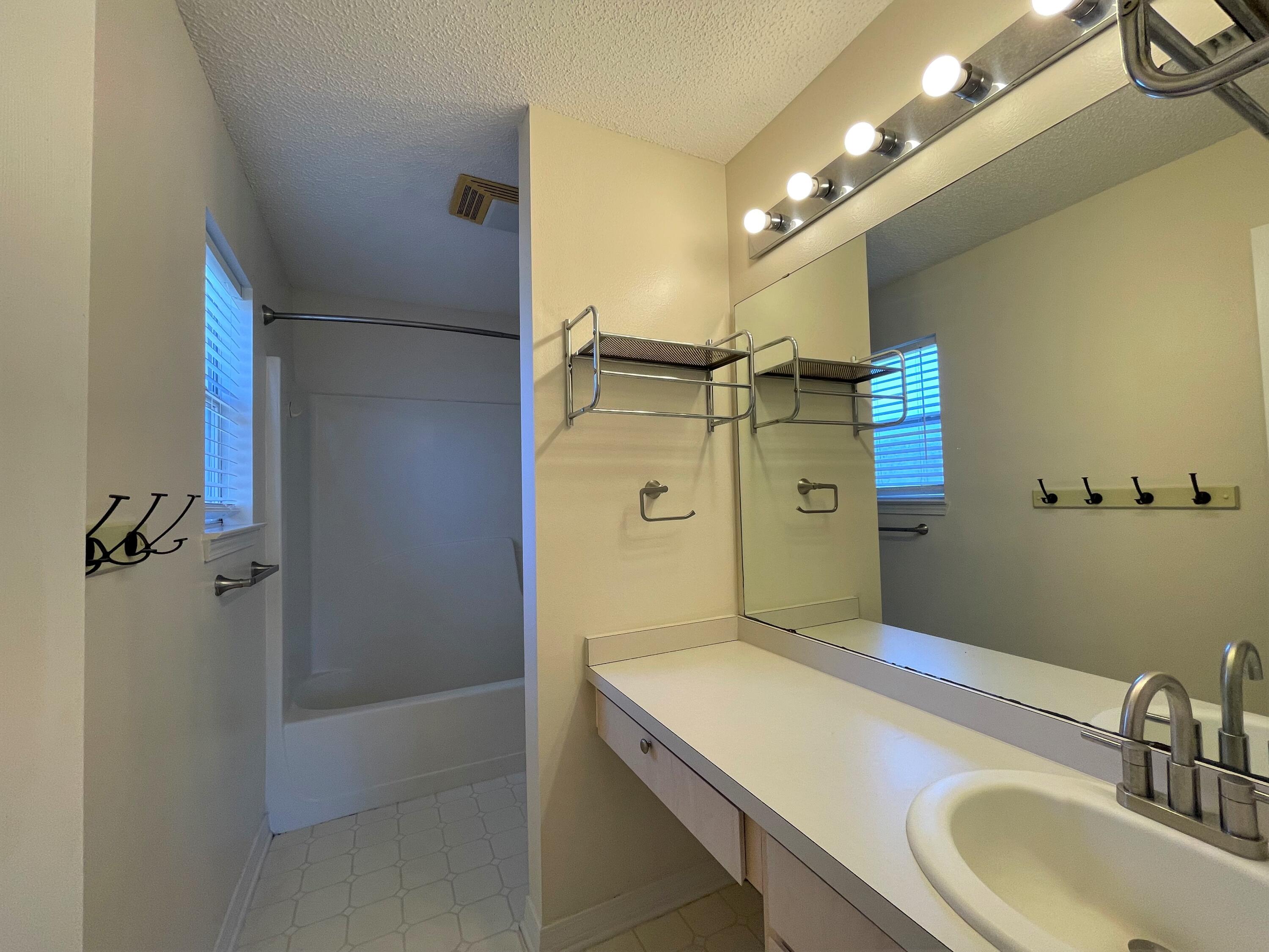SUGAR CREEK S/D - Residential Lease