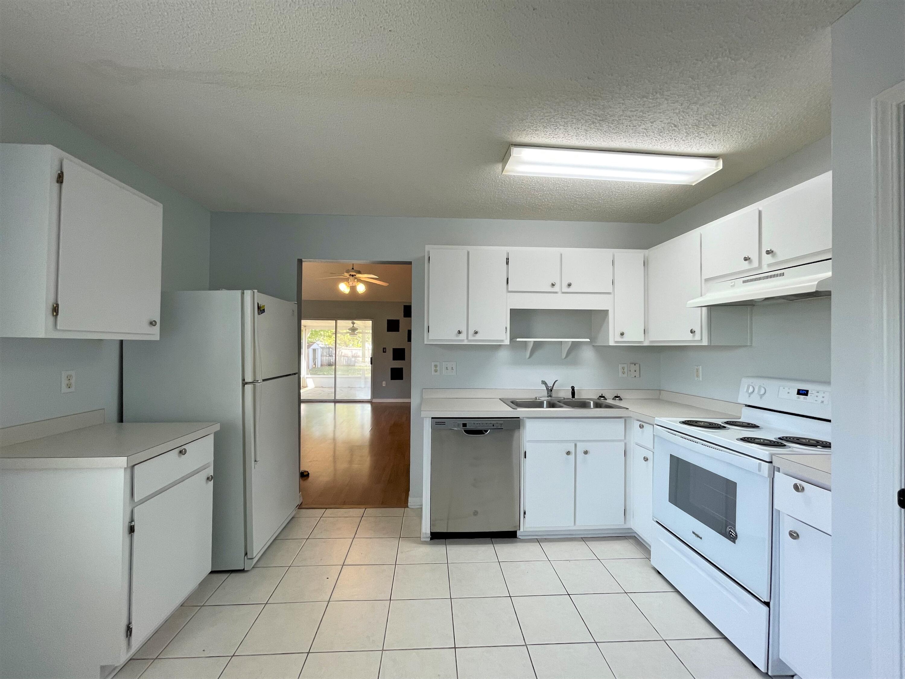 SUGAR CREEK S/D - Residential Lease