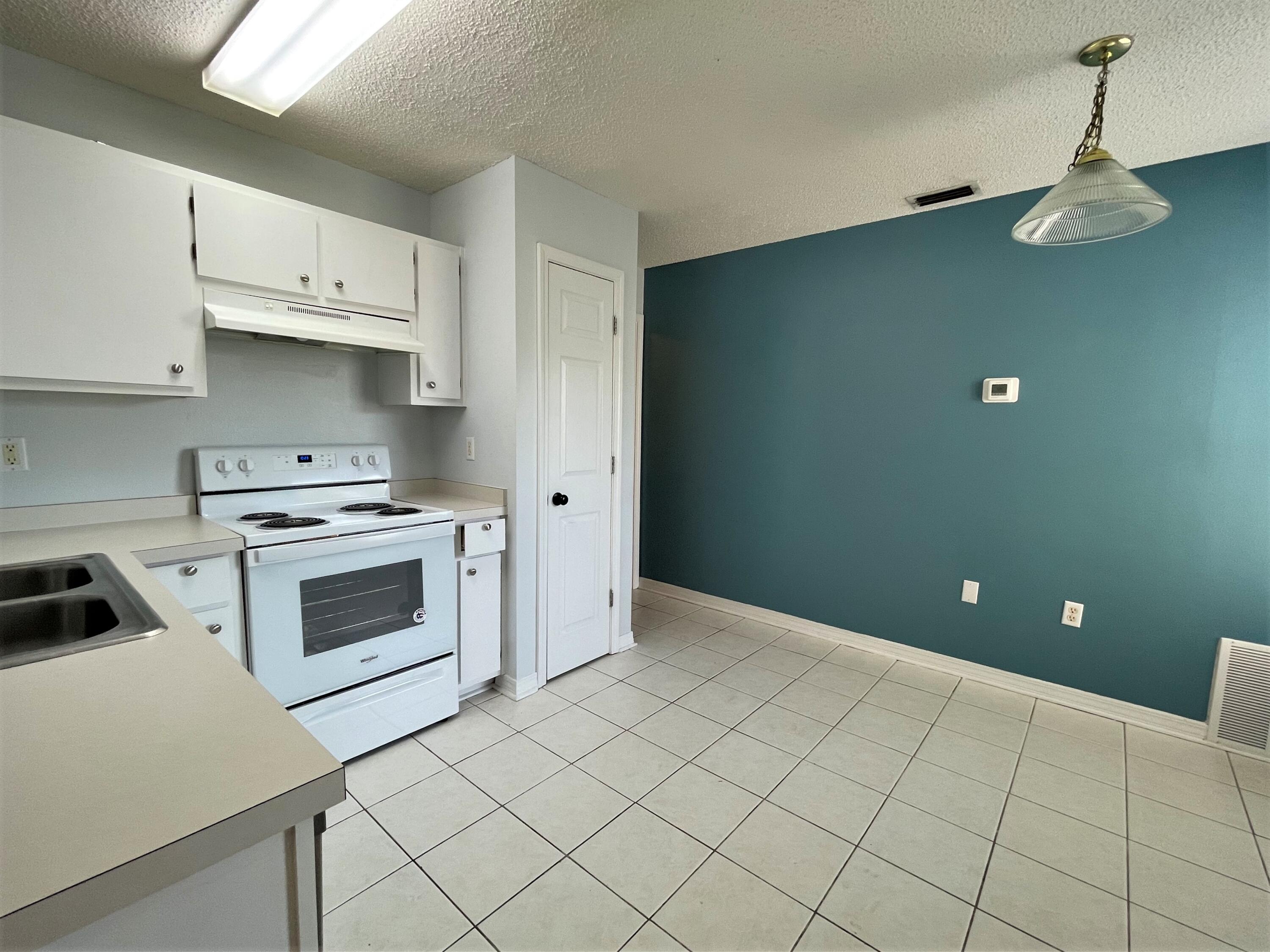 SUGAR CREEK S/D - Residential Lease