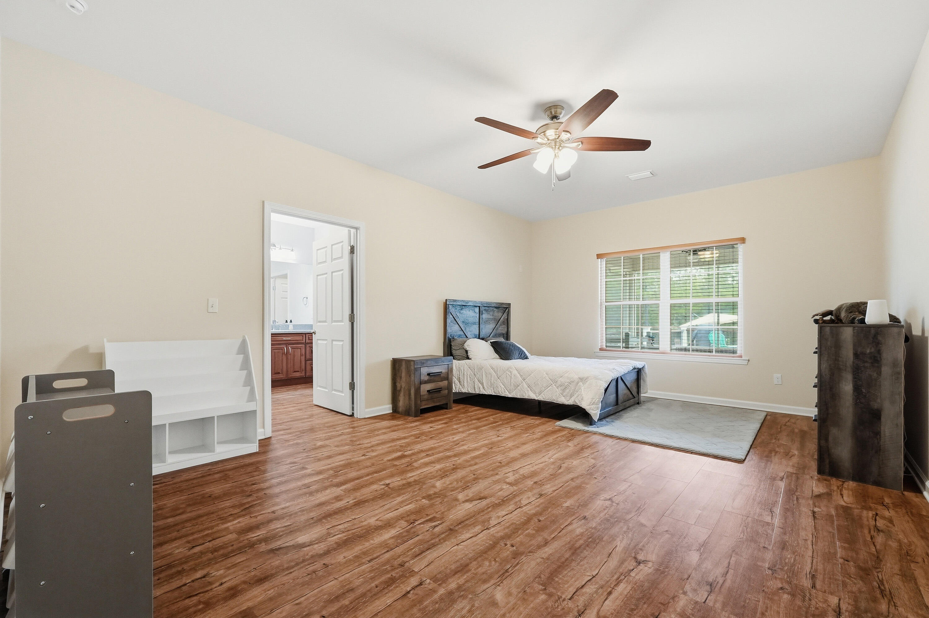 NORTH SUPERGROUP (221000.00) - Residential