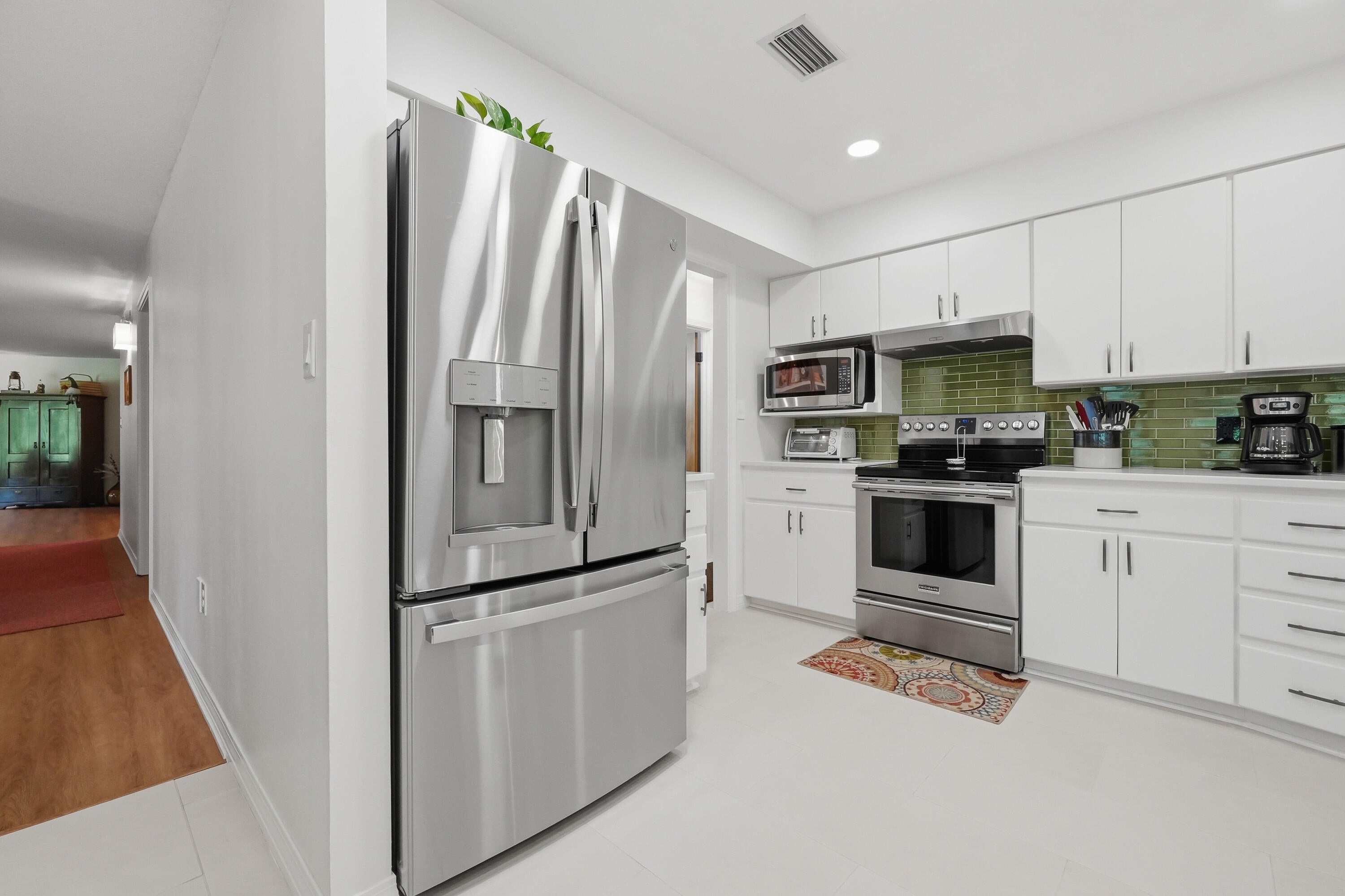 LAURELWOOD ESTATES - Residential