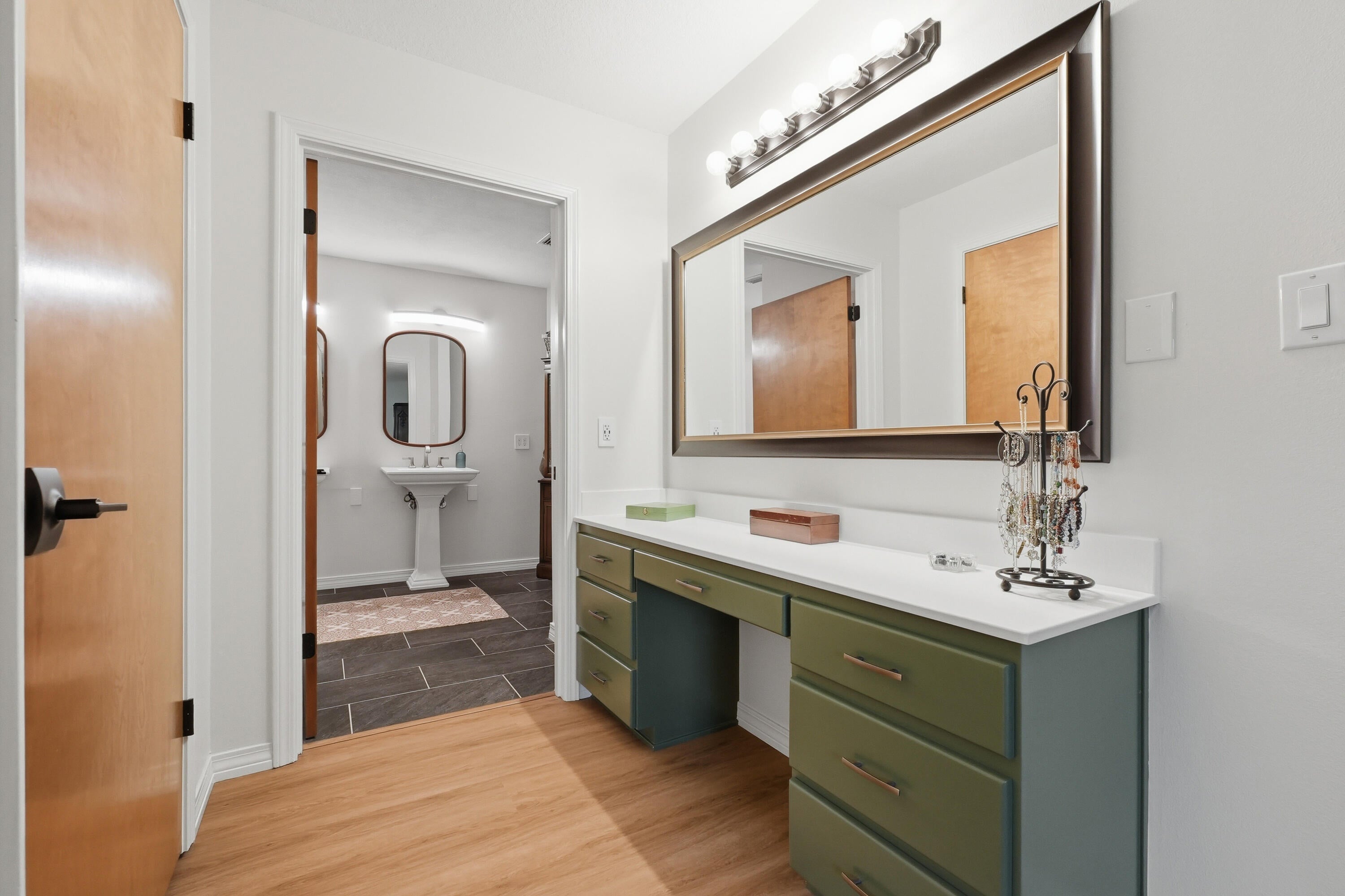 LAURELWOOD ESTATES - Residential