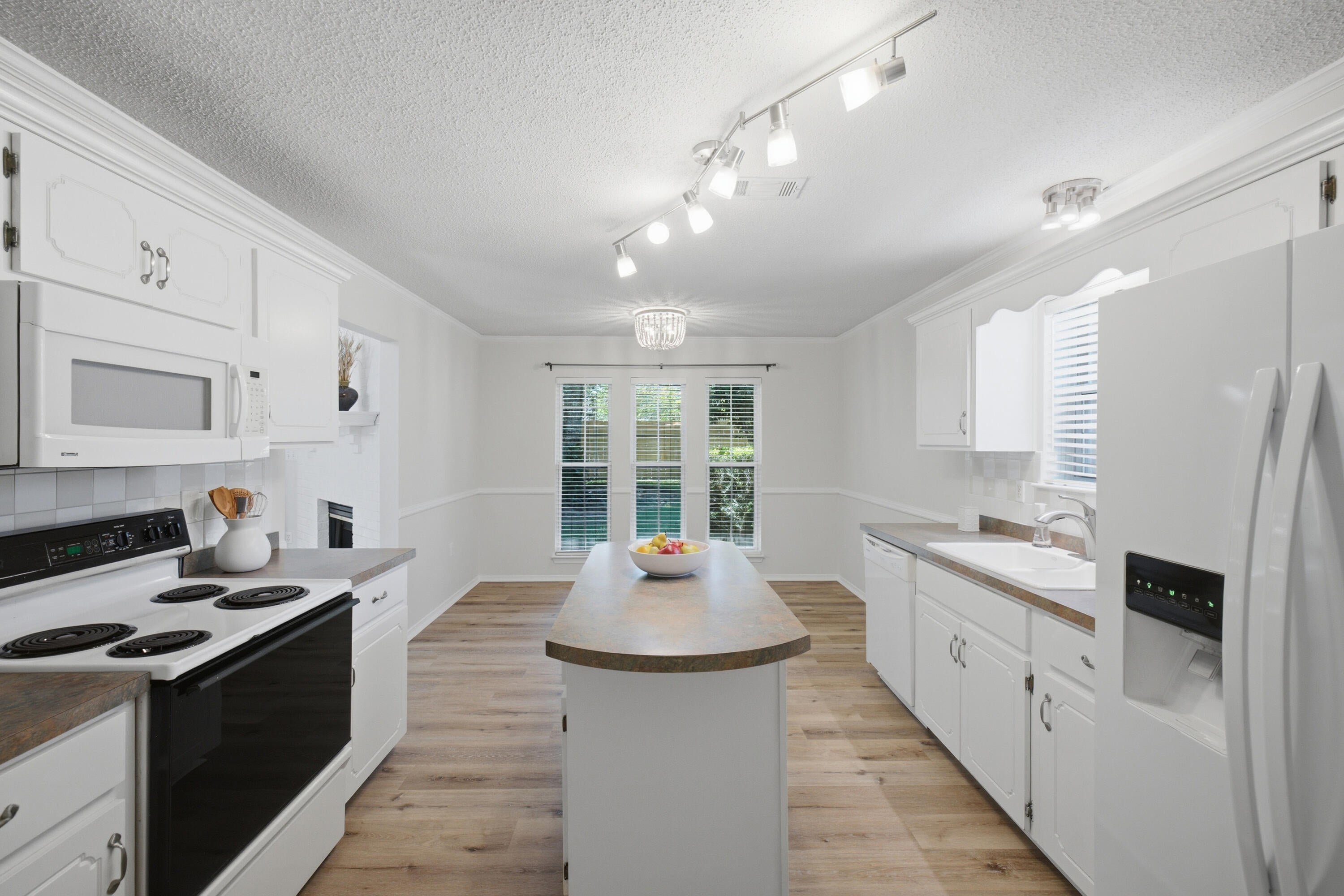 PARKWOOD ESTATES PH 7 - Residential