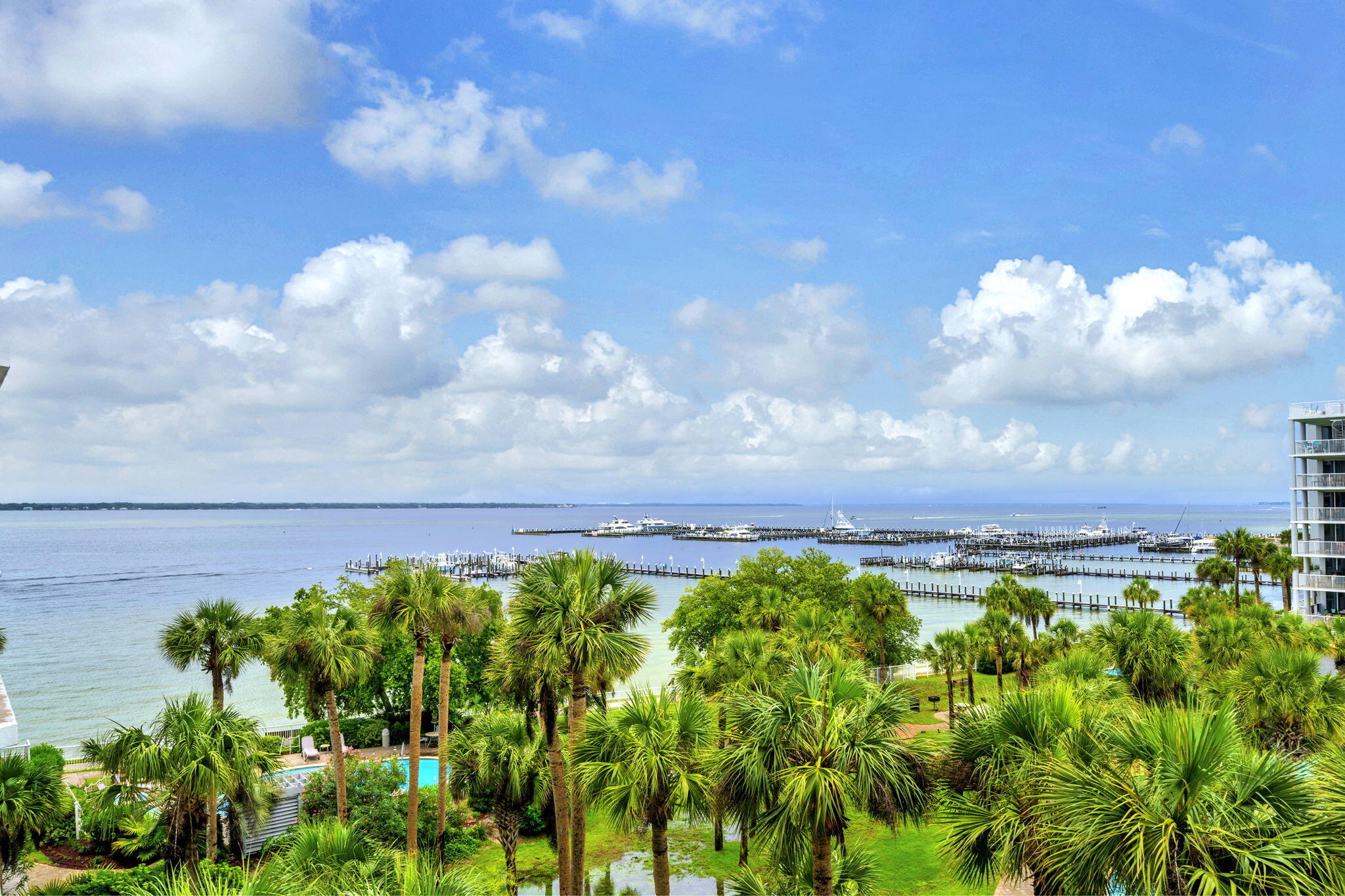 DESTIN WEST BEACH AND BAY RESORT - Residential