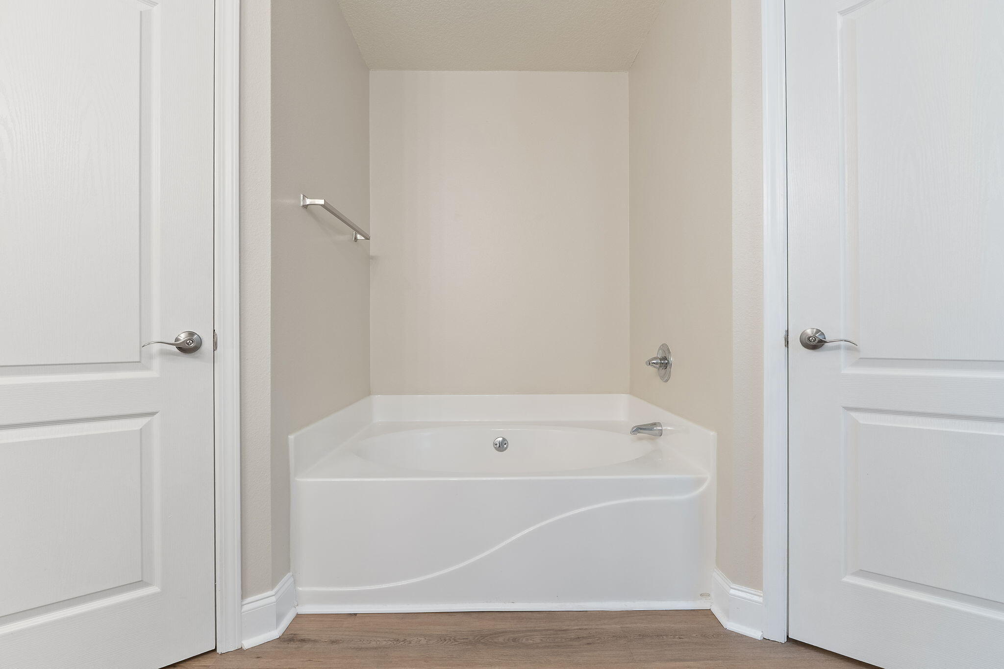 HARVELLS CROSSING - Residential
