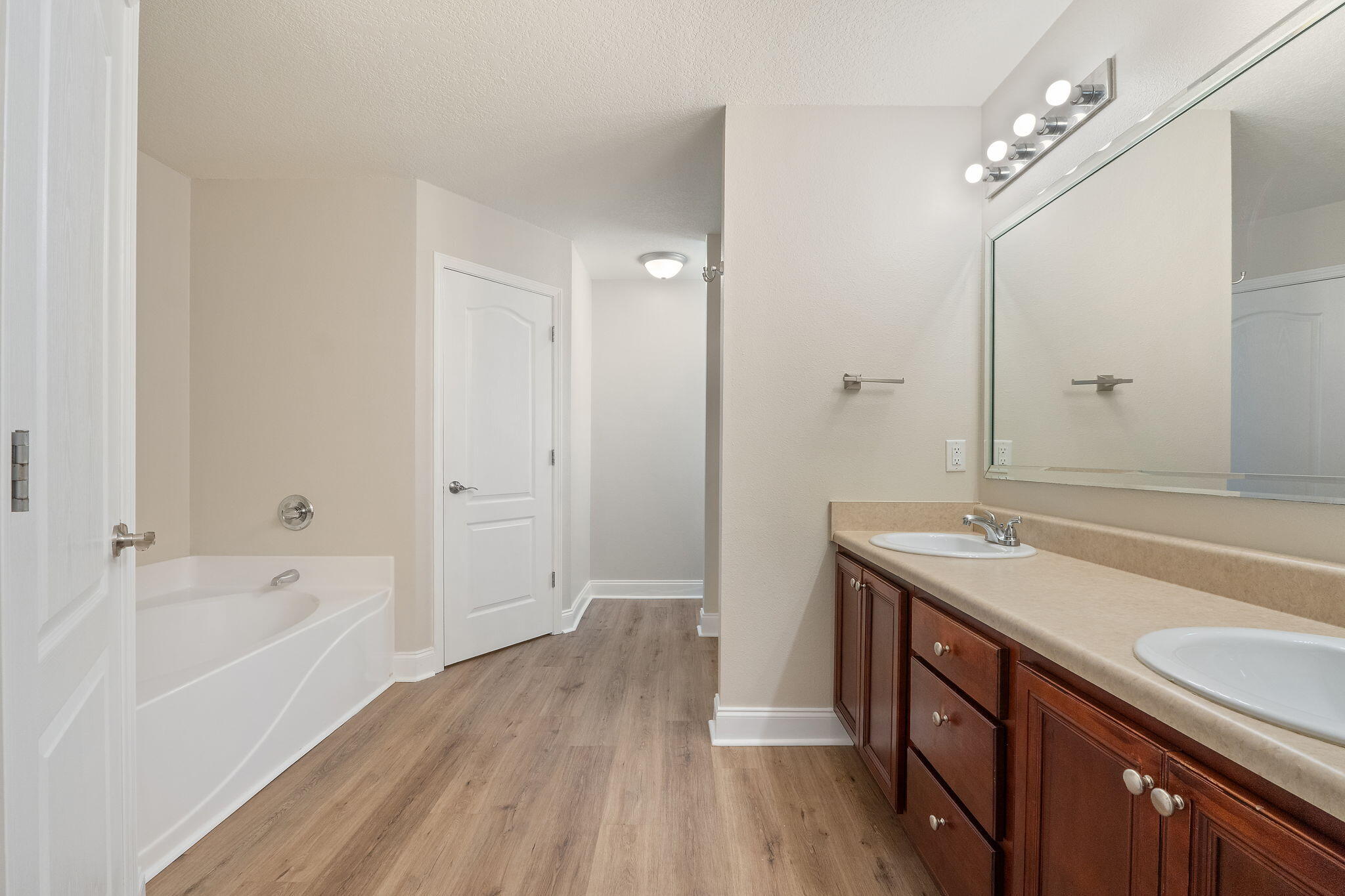 HARVELLS CROSSING - Residential