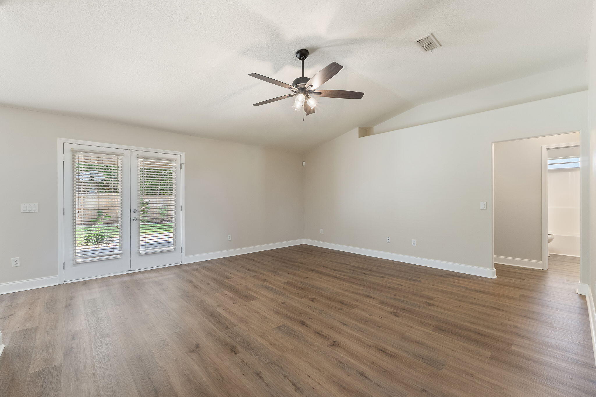 HARVELLS CROSSING - Residential