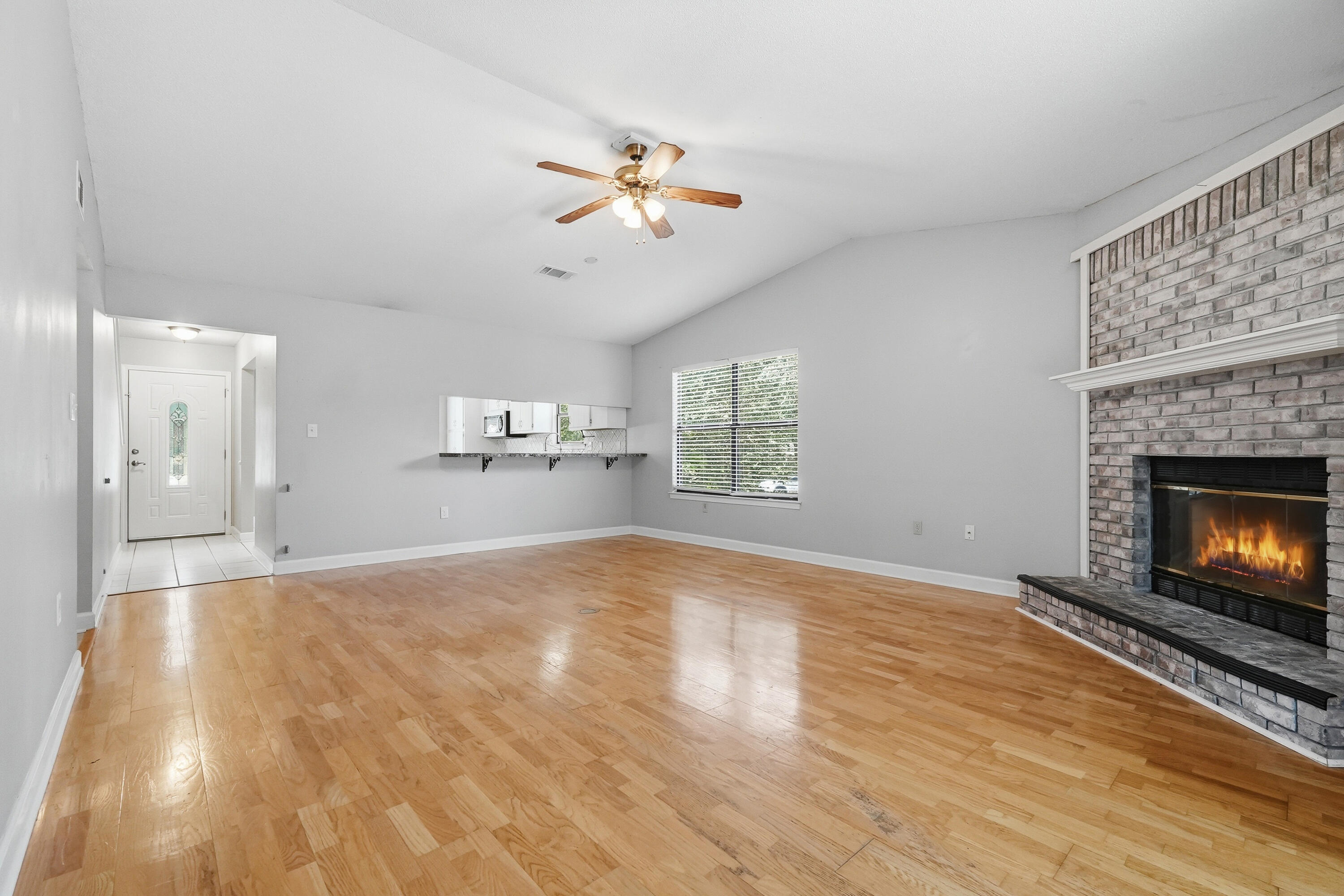 CREEKSIDE 4 - Residential Lease