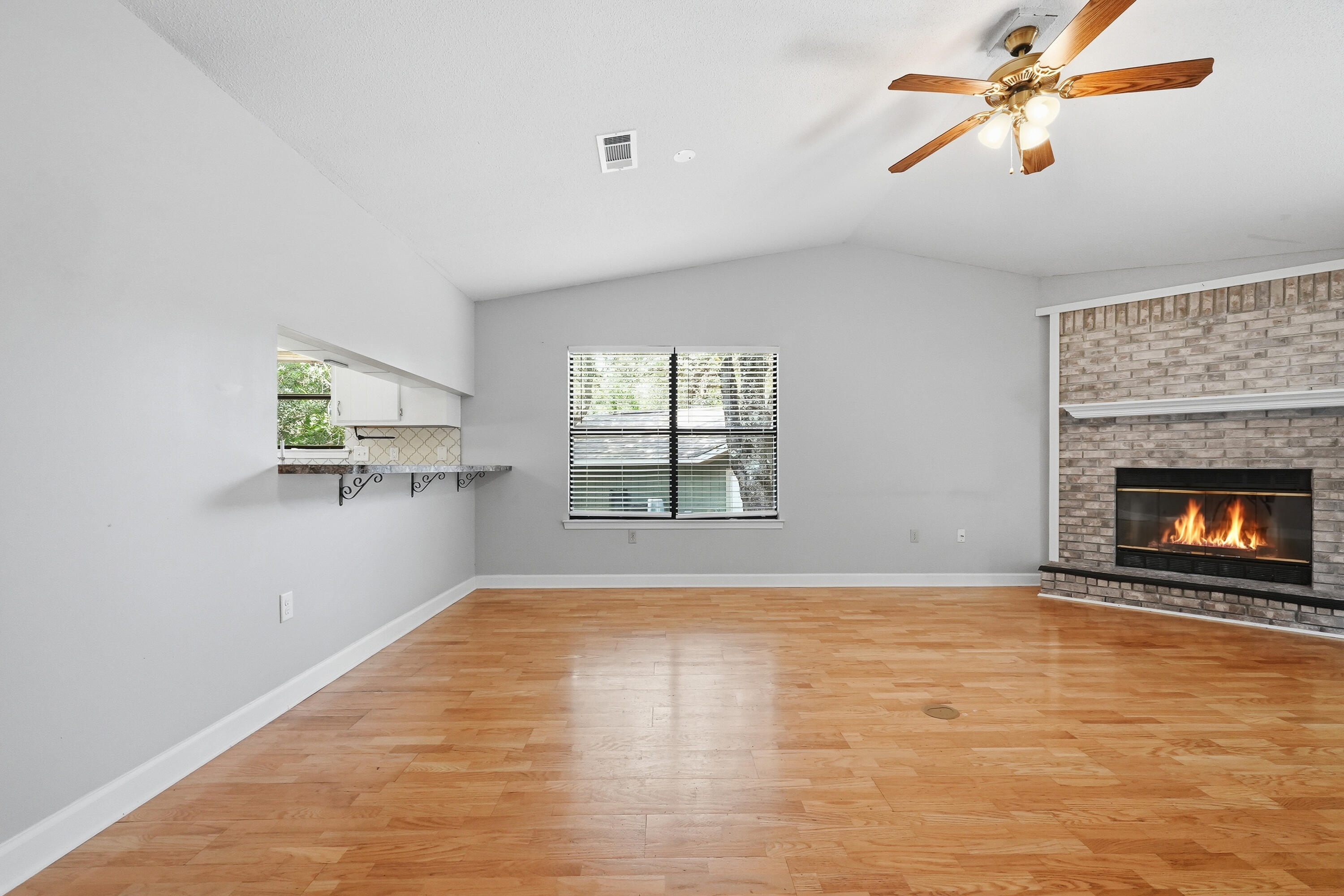 CREEKSIDE 4 - Residential Lease
