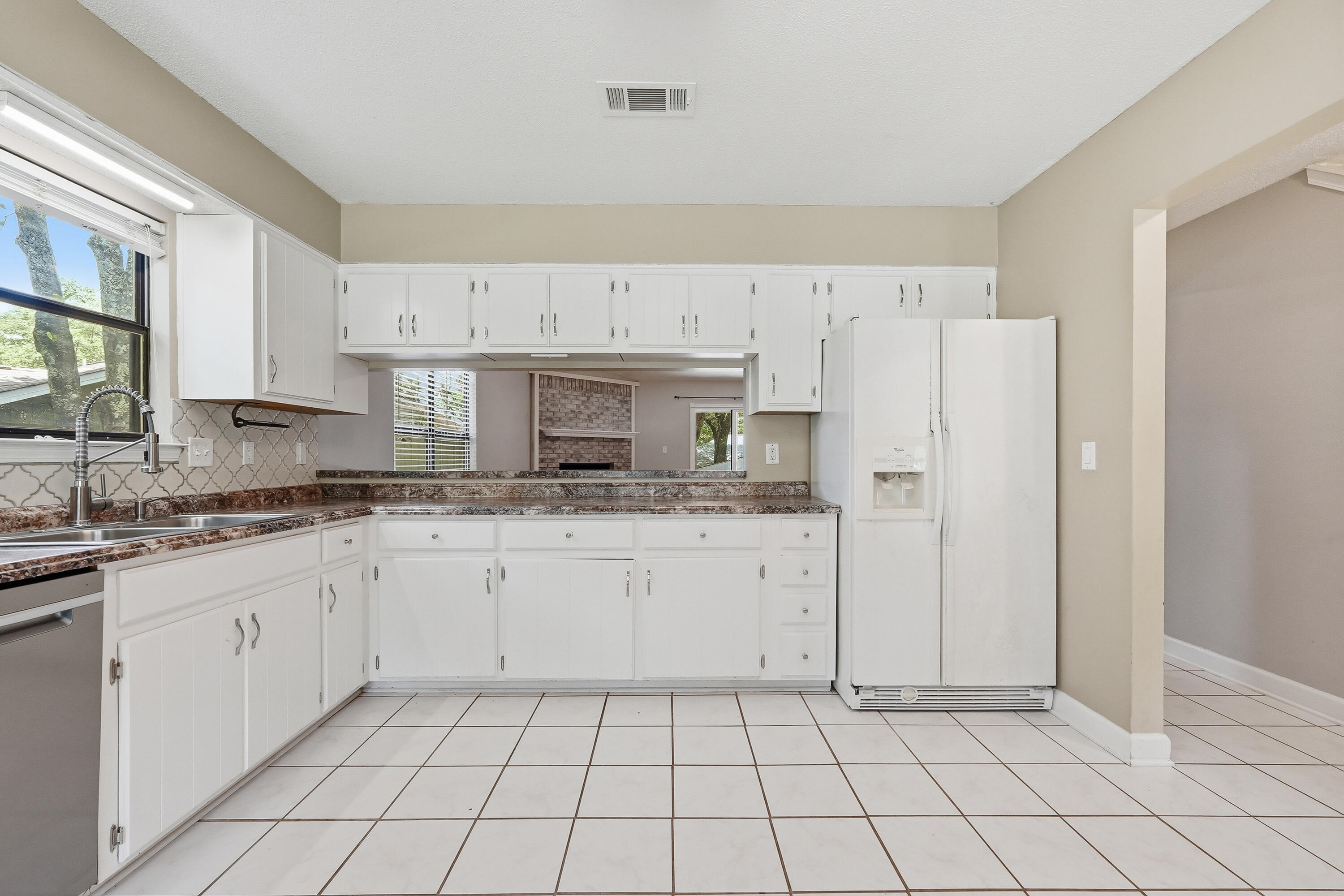 CREEKSIDE 4 - Residential Lease