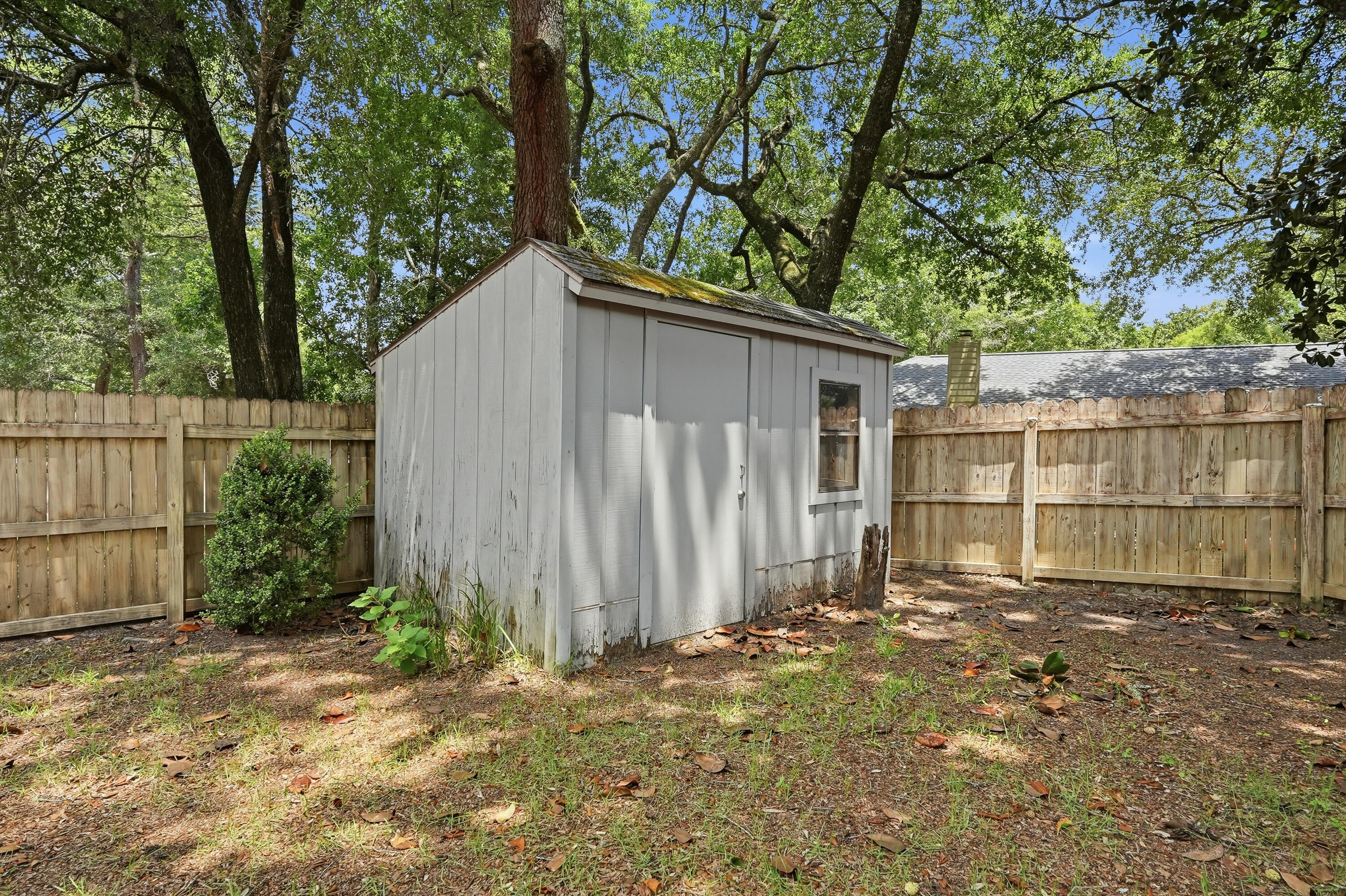 CREEKSIDE 4 - Residential Lease