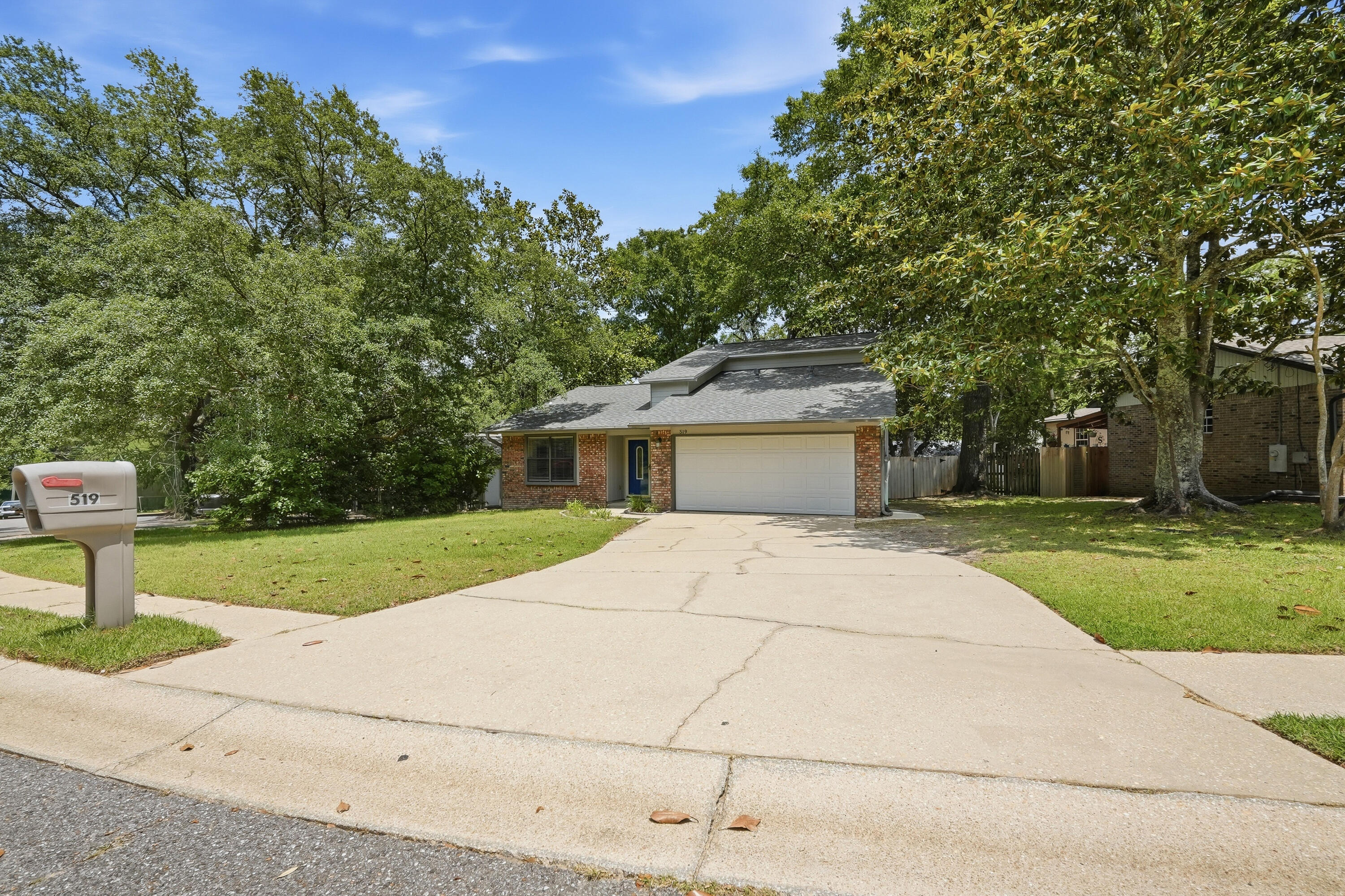 CREEKSIDE 4 - Residential Lease