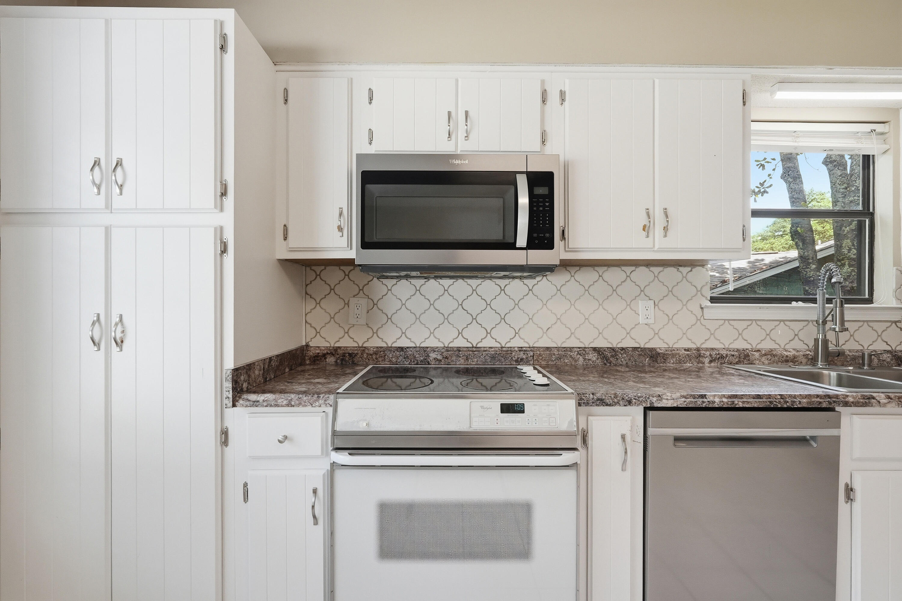 CREEKSIDE 4 - Residential Lease