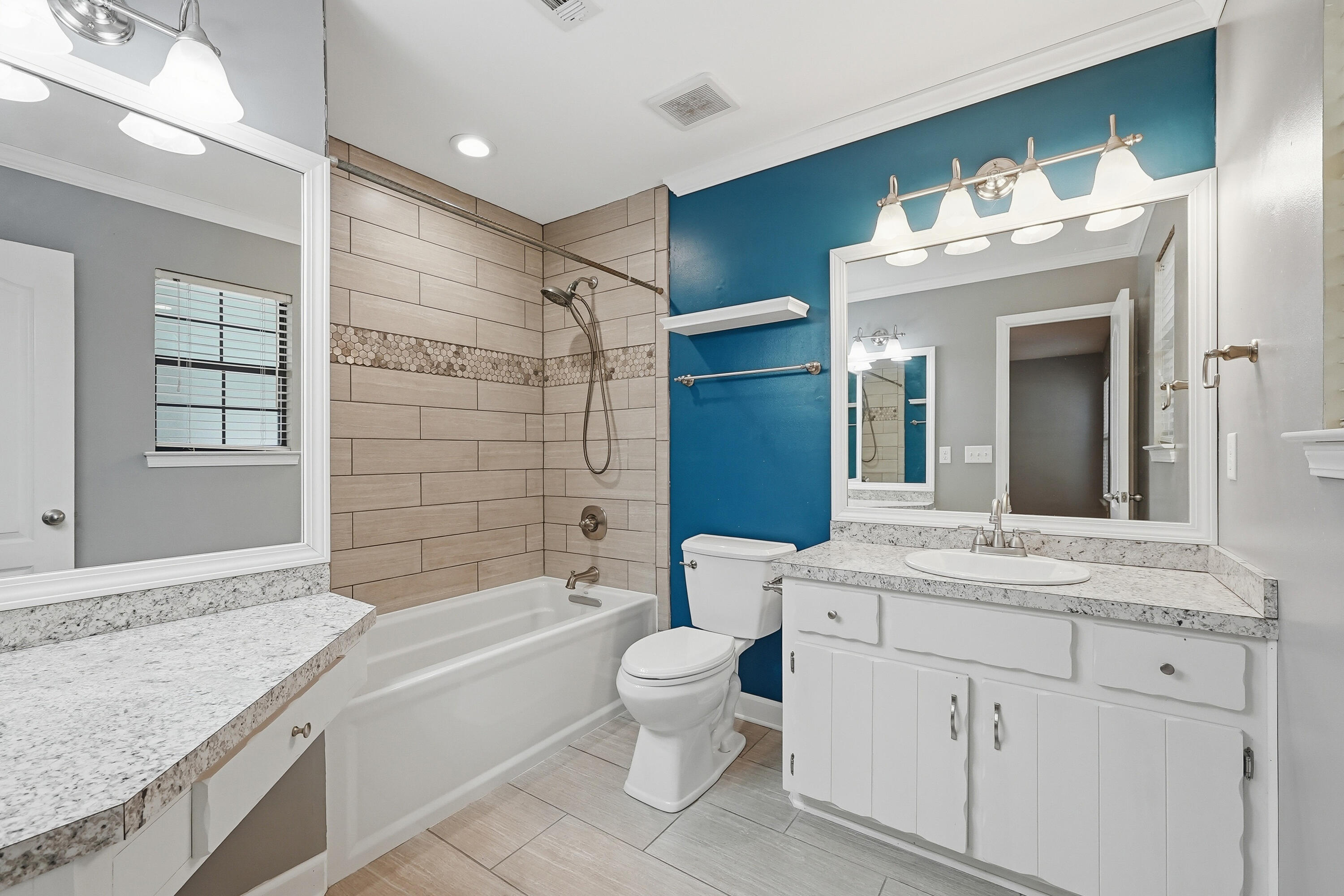 CREEKSIDE 4 - Residential Lease