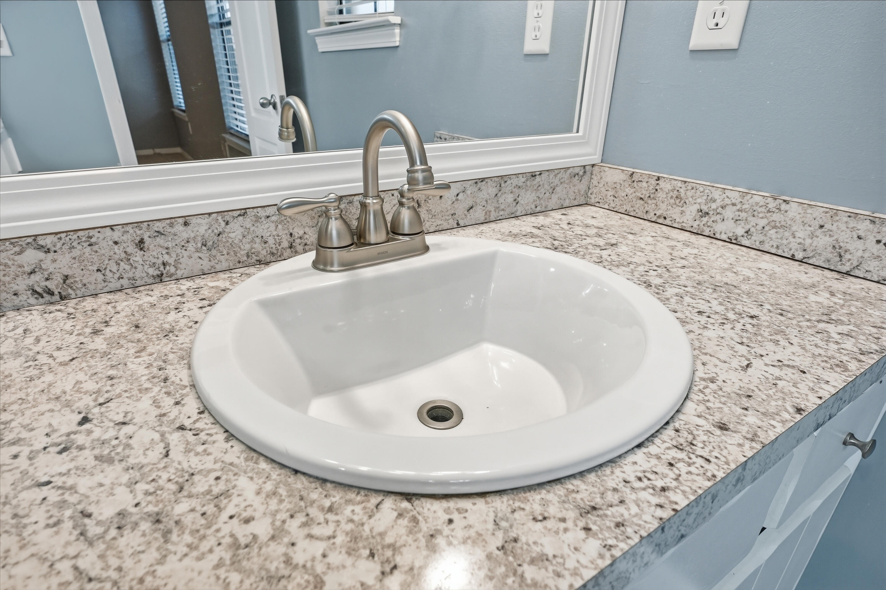 CREEKSIDE 4 - Residential Lease