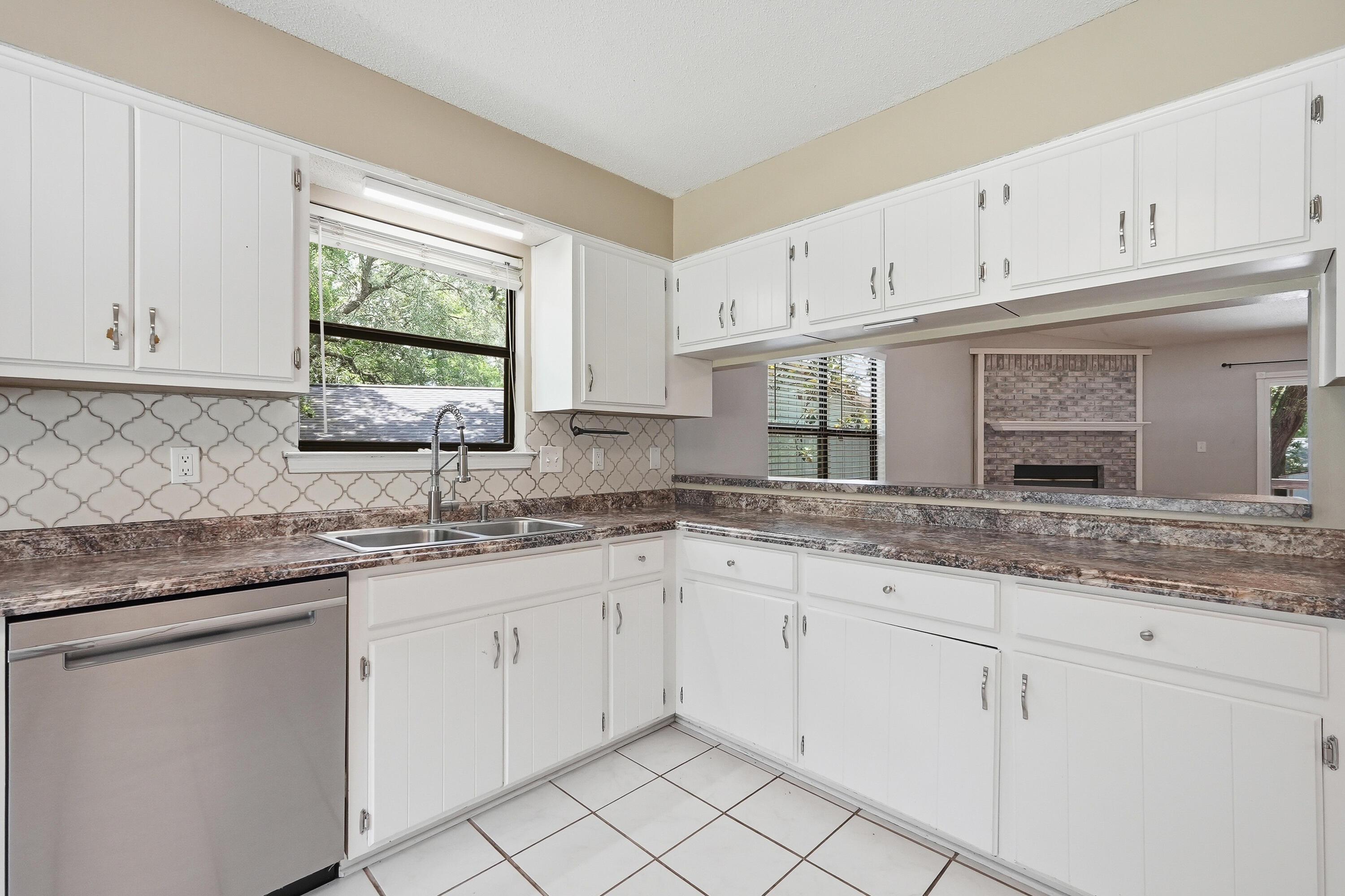 CREEKSIDE 4 - Residential Lease