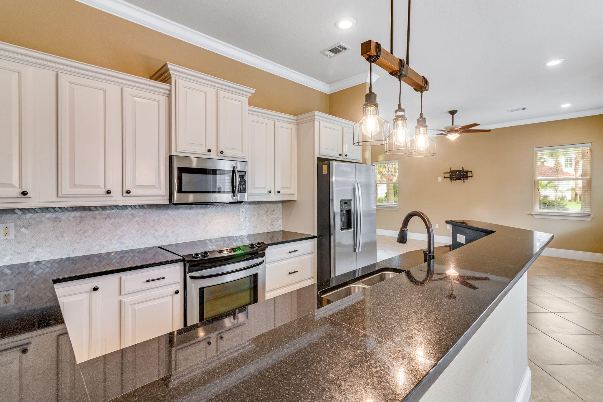 CALUSA BAY S/D - Residential Lease