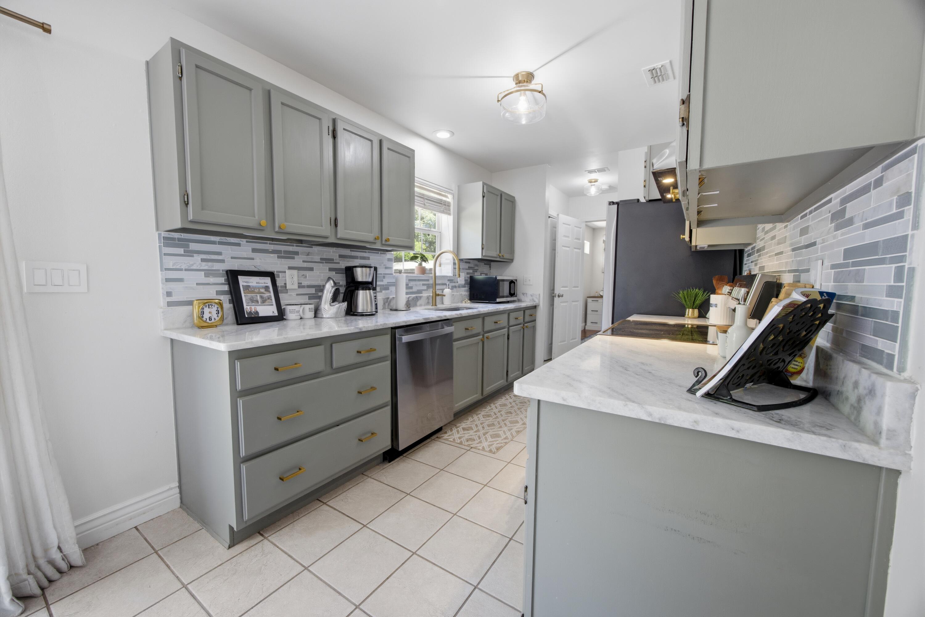 SEABREEZE 6TH ADDN - Residential