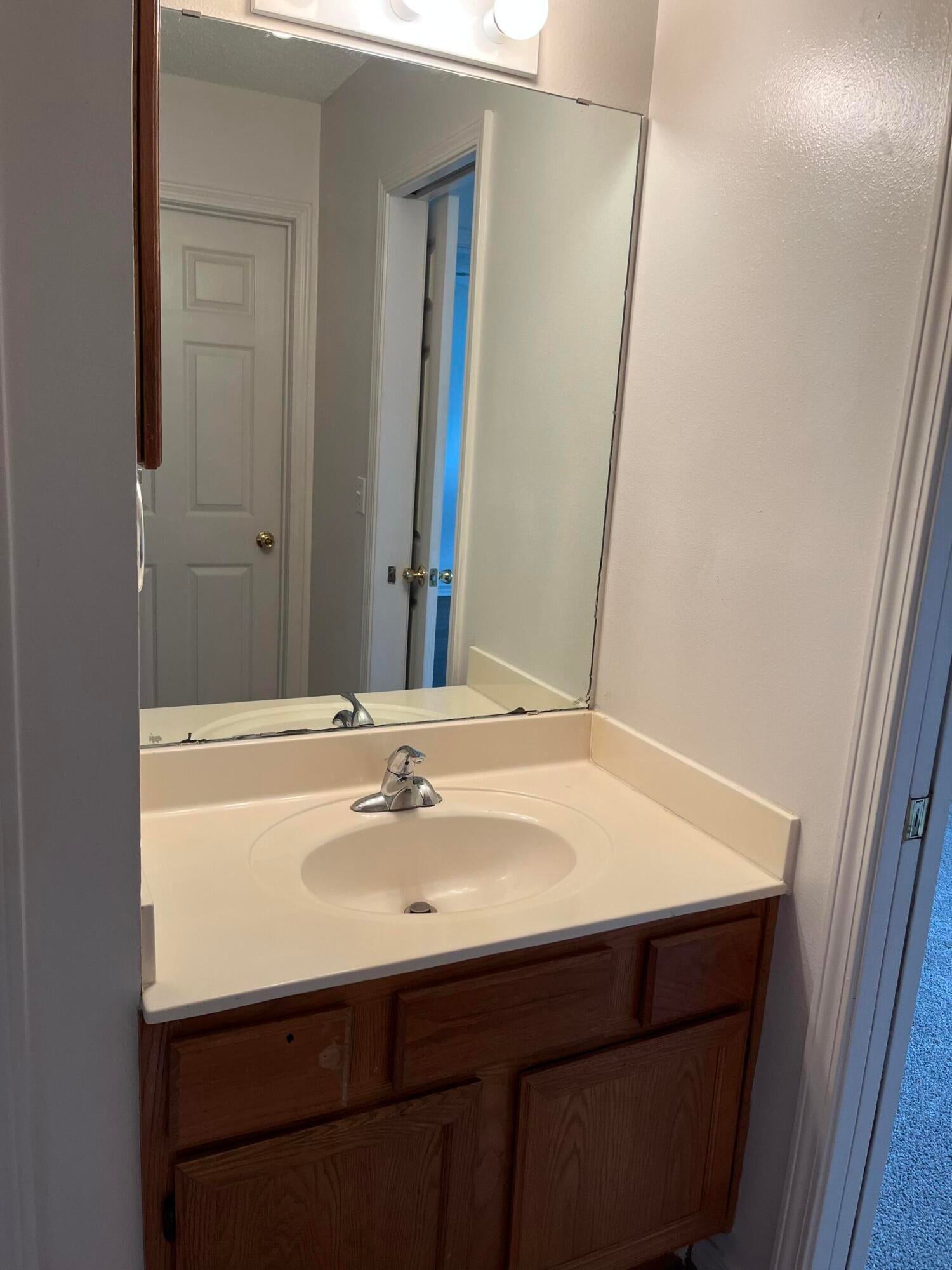 FLOROSA DEL MAR - Residential Lease