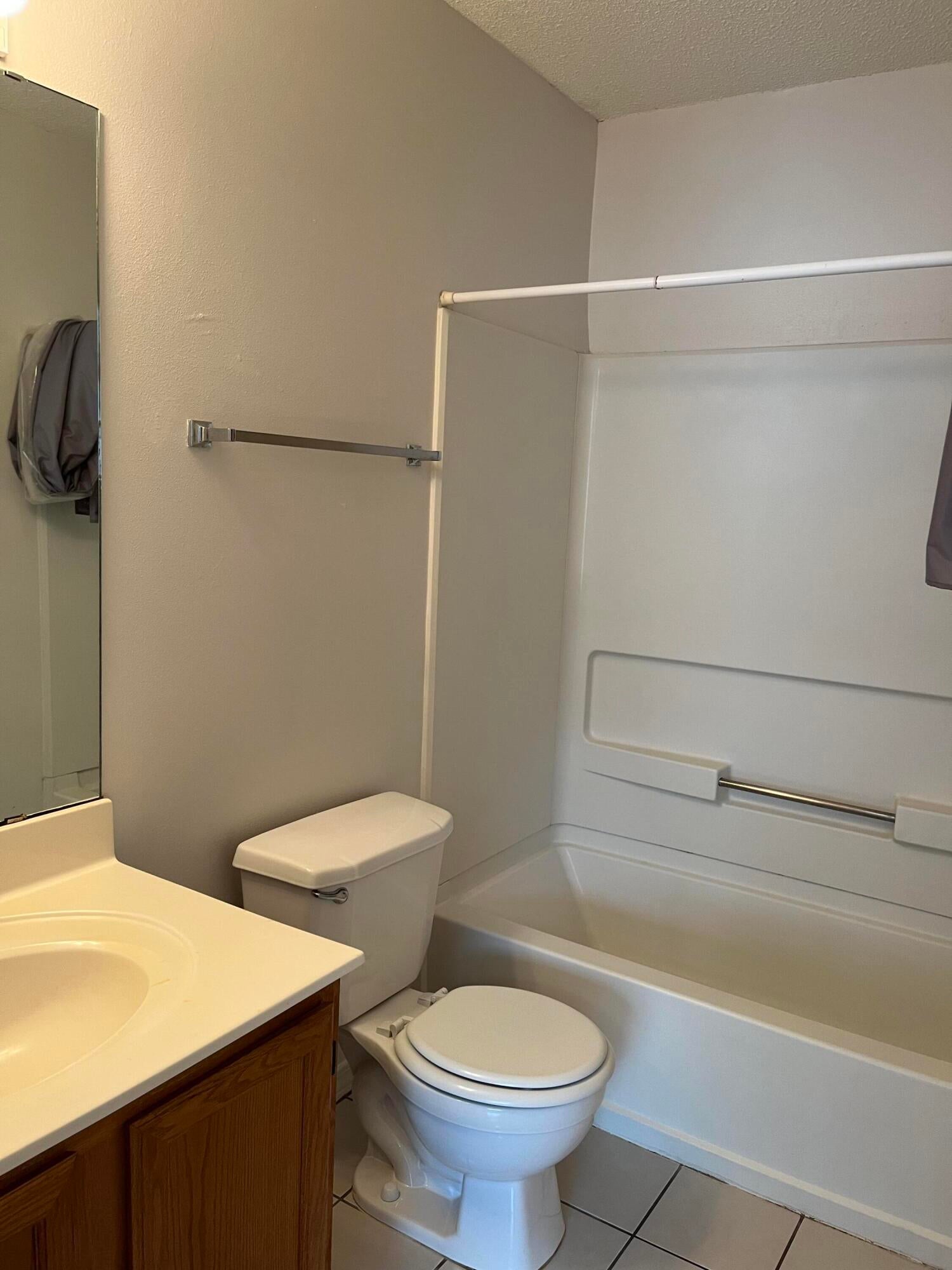 FLOROSA DEL MAR - Residential Lease