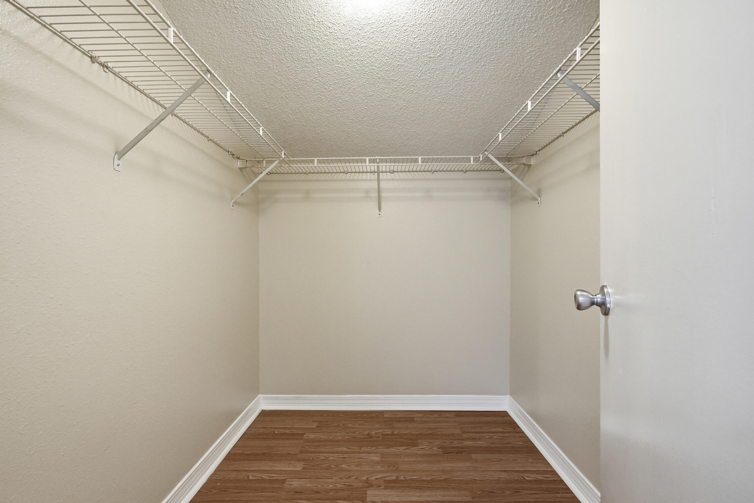 FOREST OAKS PH 1 - Residential Lease