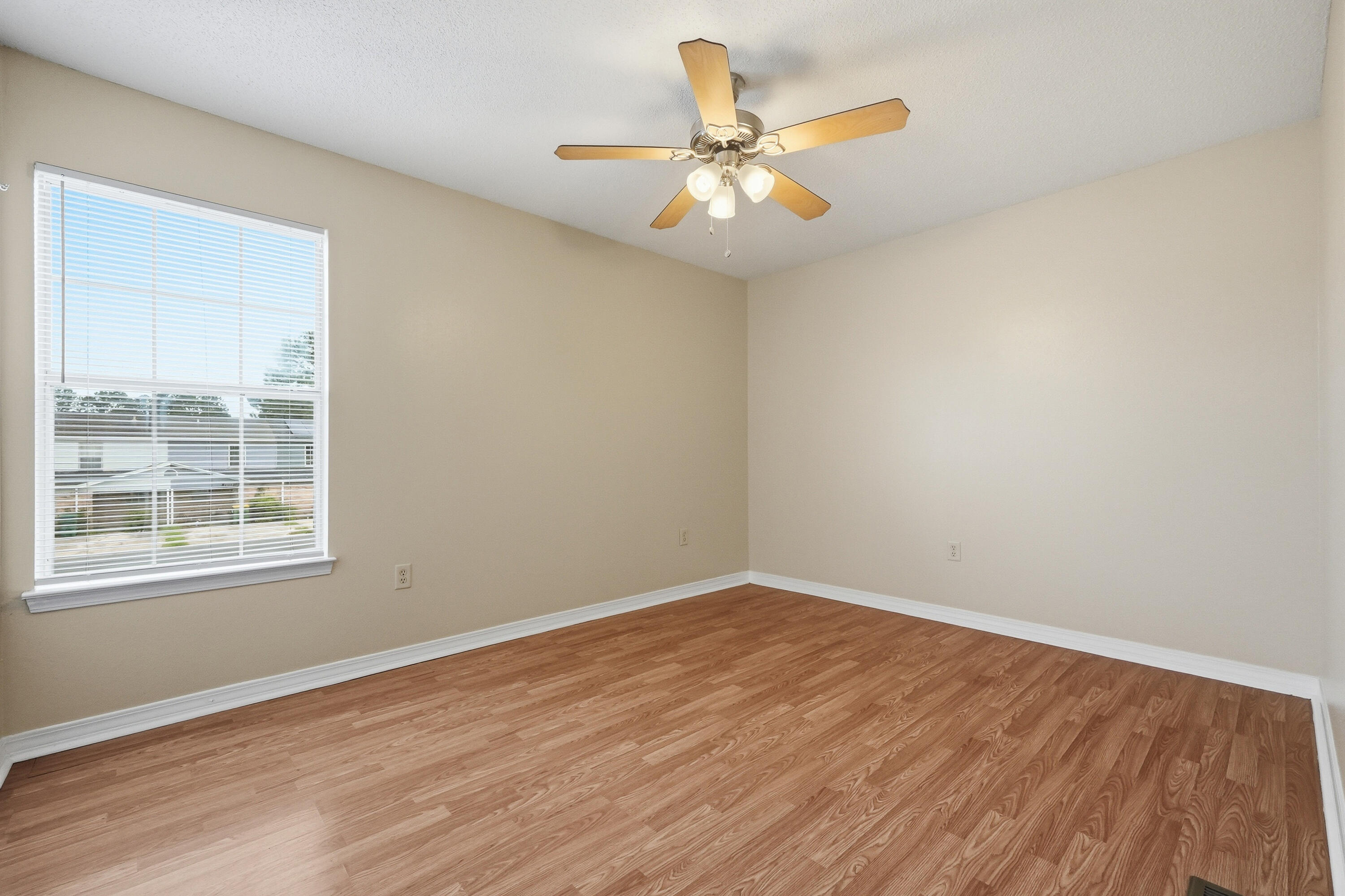 FOREST OAKS PH 1 - Residential Lease