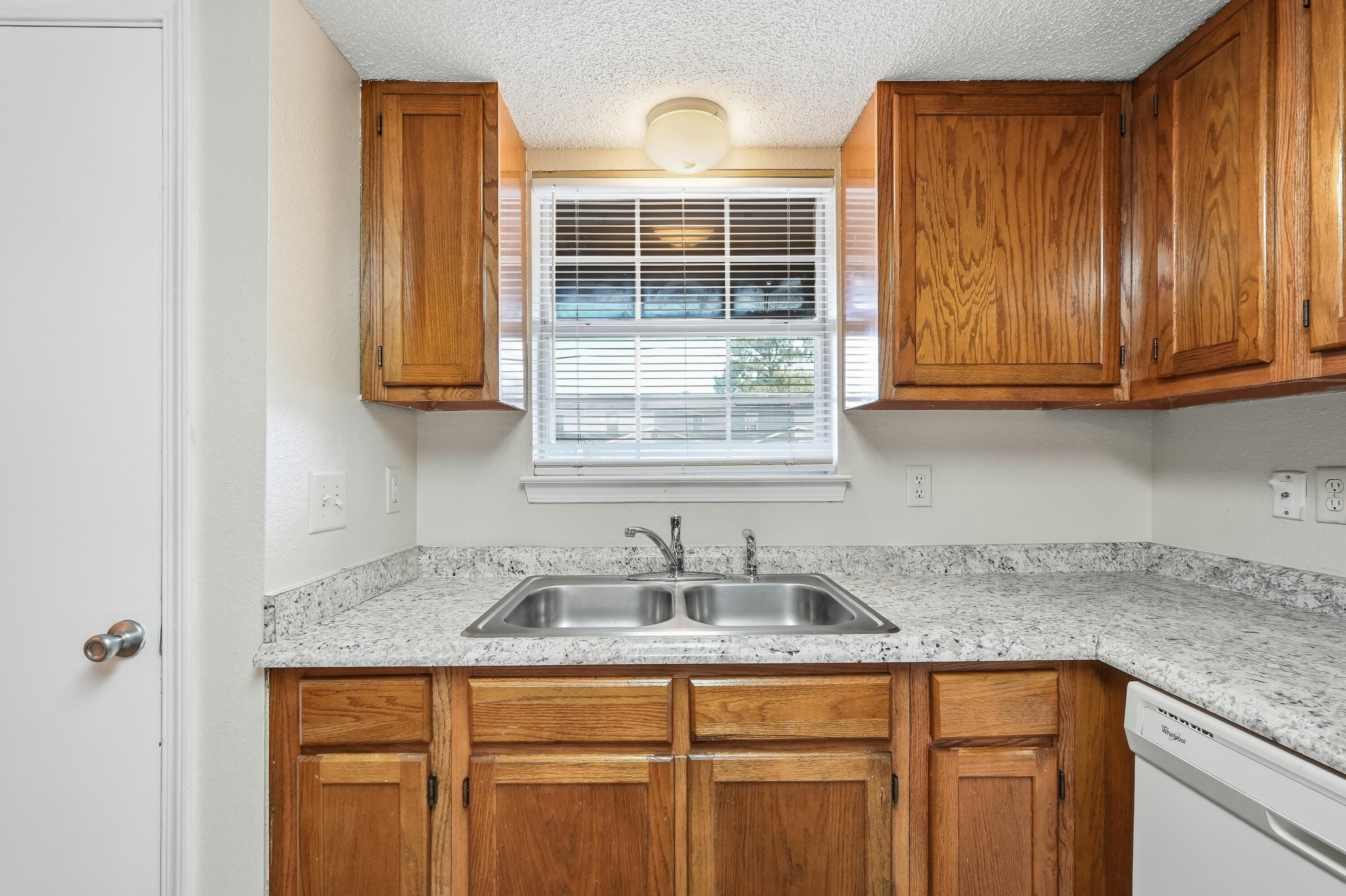 FOREST OAKS PH 1 - Residential Lease