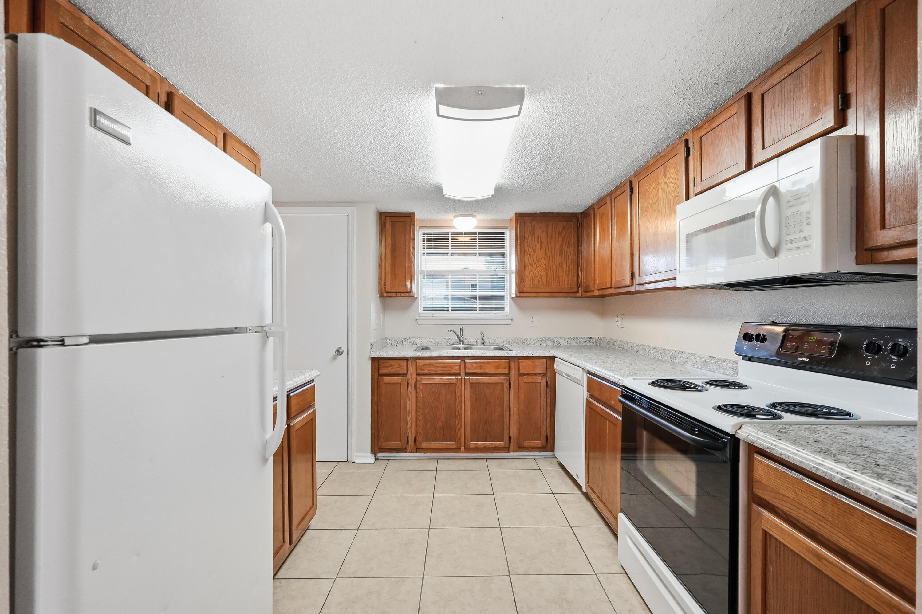 FOREST OAKS PH 1 - Residential Lease