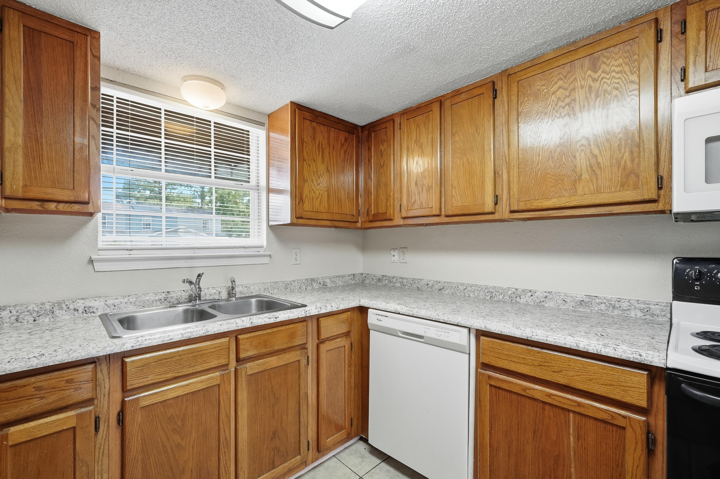 FOREST OAKS PH 1 - Residential Lease