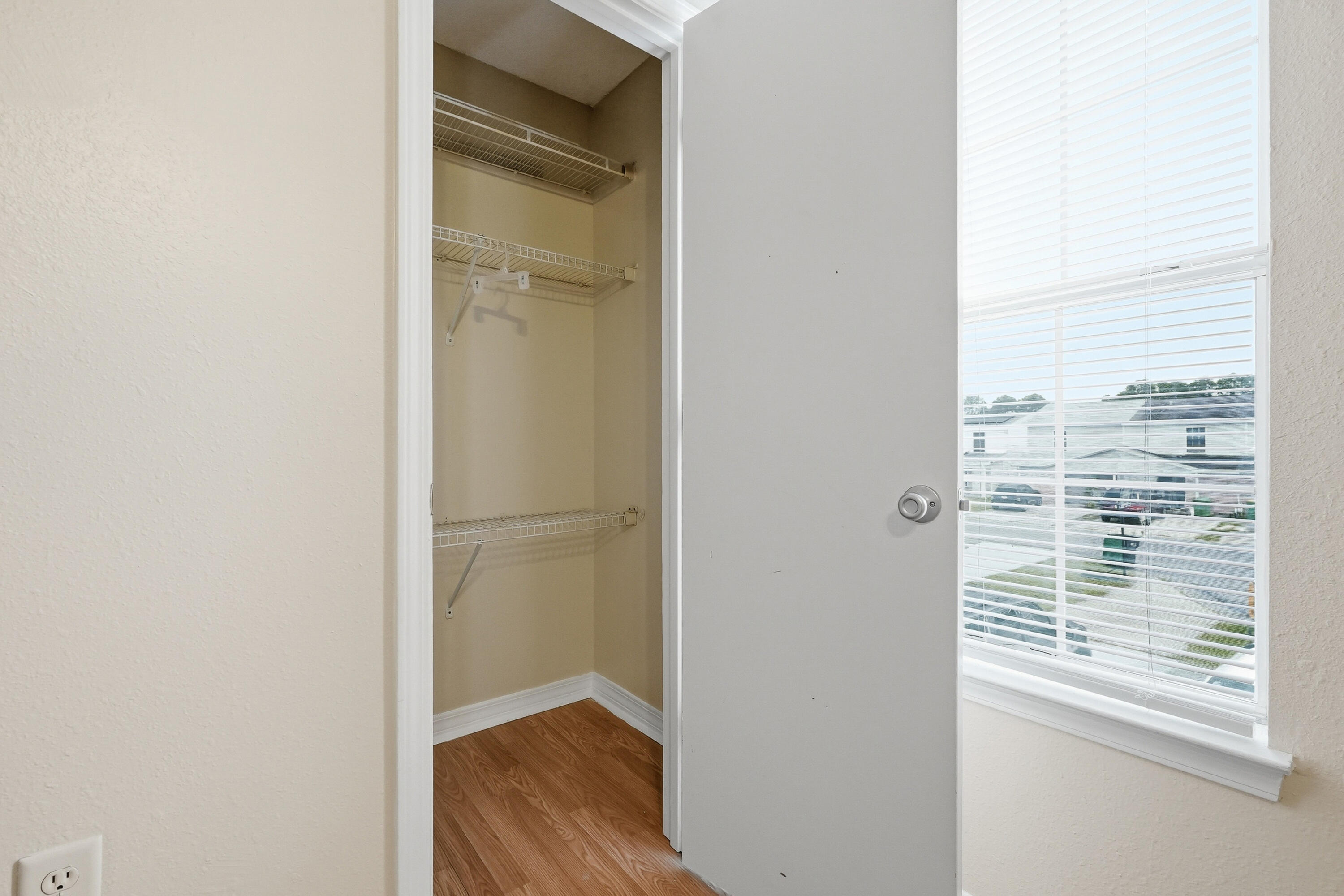 FOREST OAKS PH 1 - Residential Lease