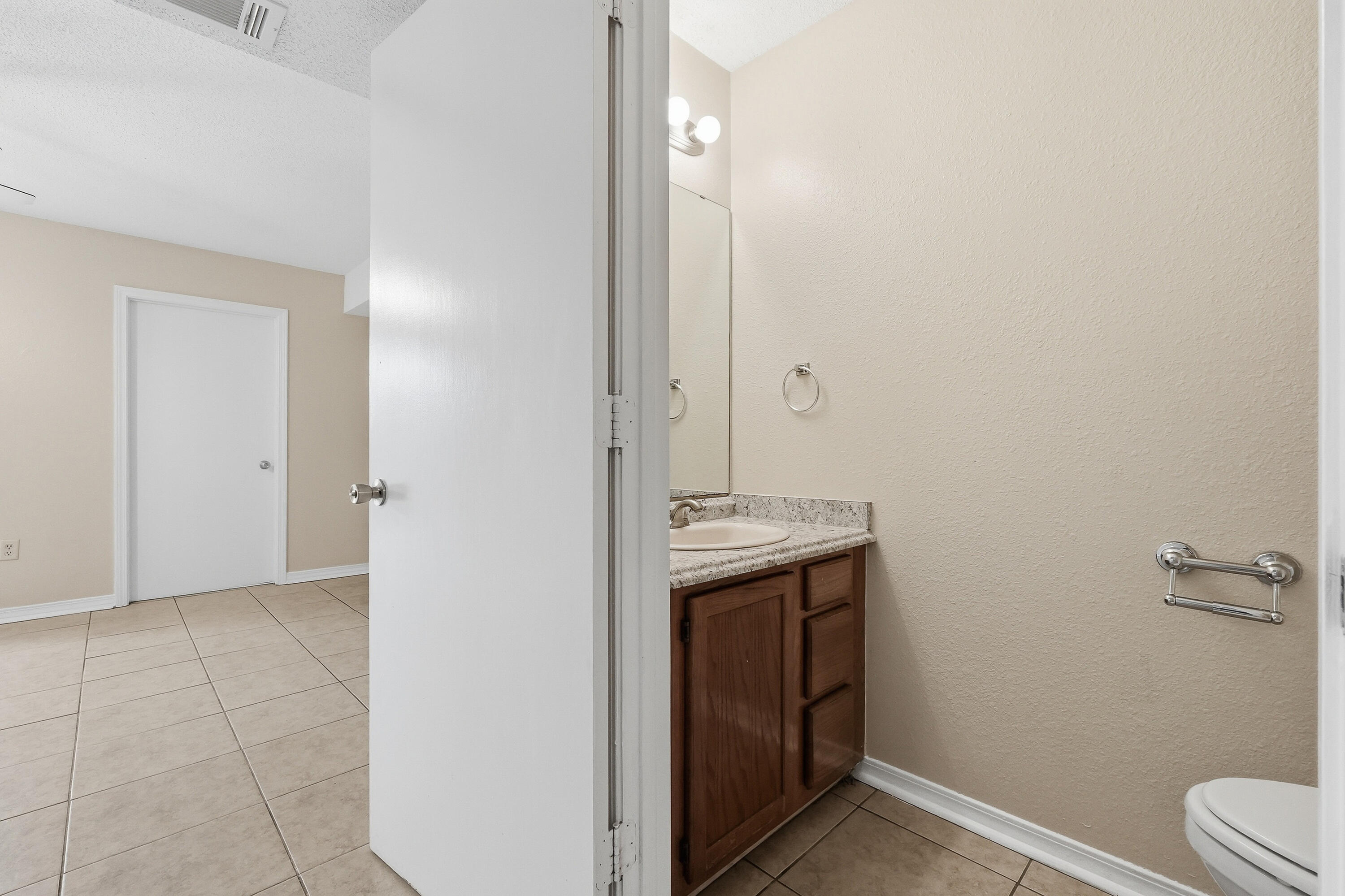 FOREST OAKS PH 1 - Residential Lease