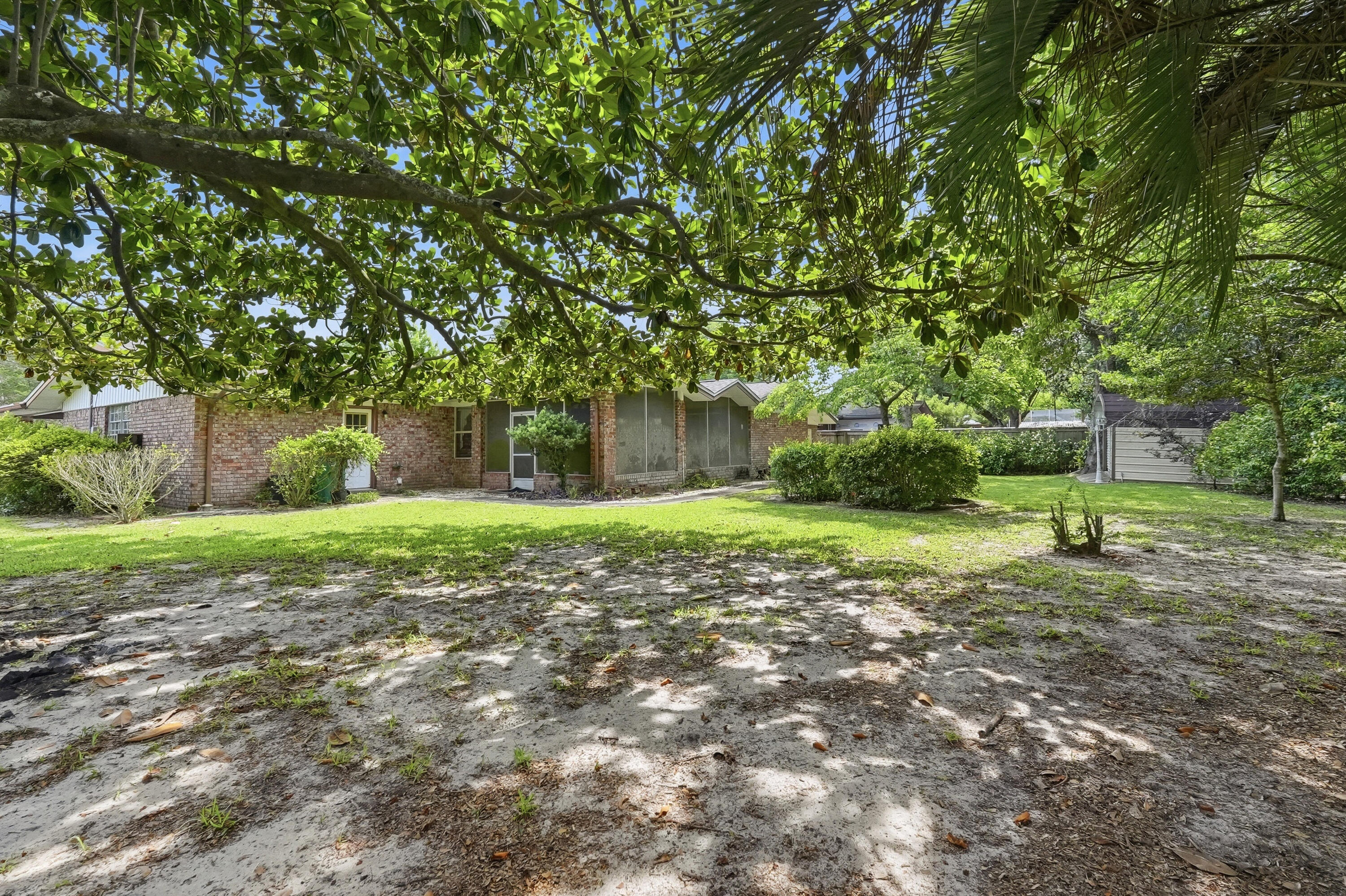 BAYOU POQUITO - Residential