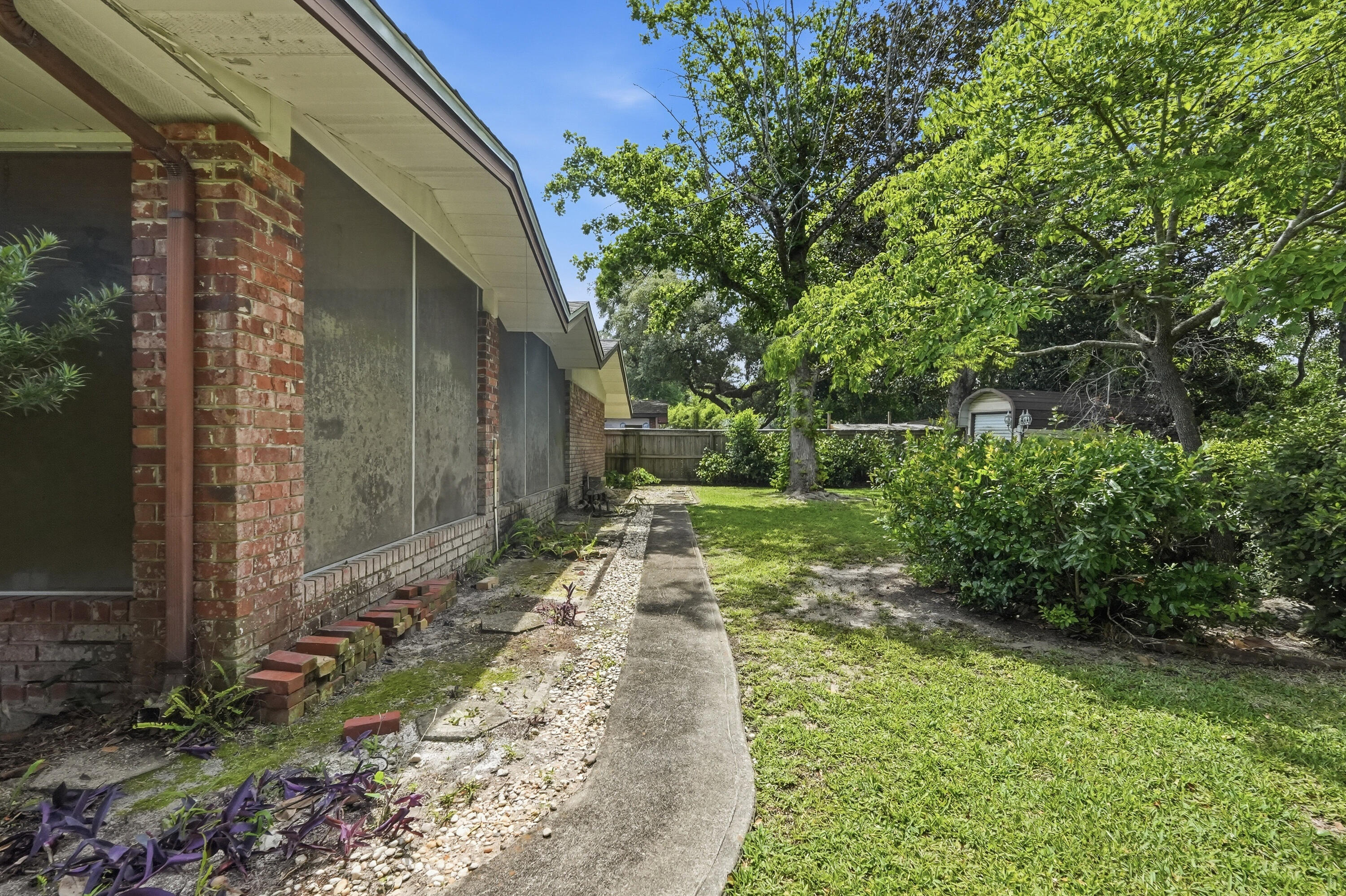BAYOU POQUITO - Residential