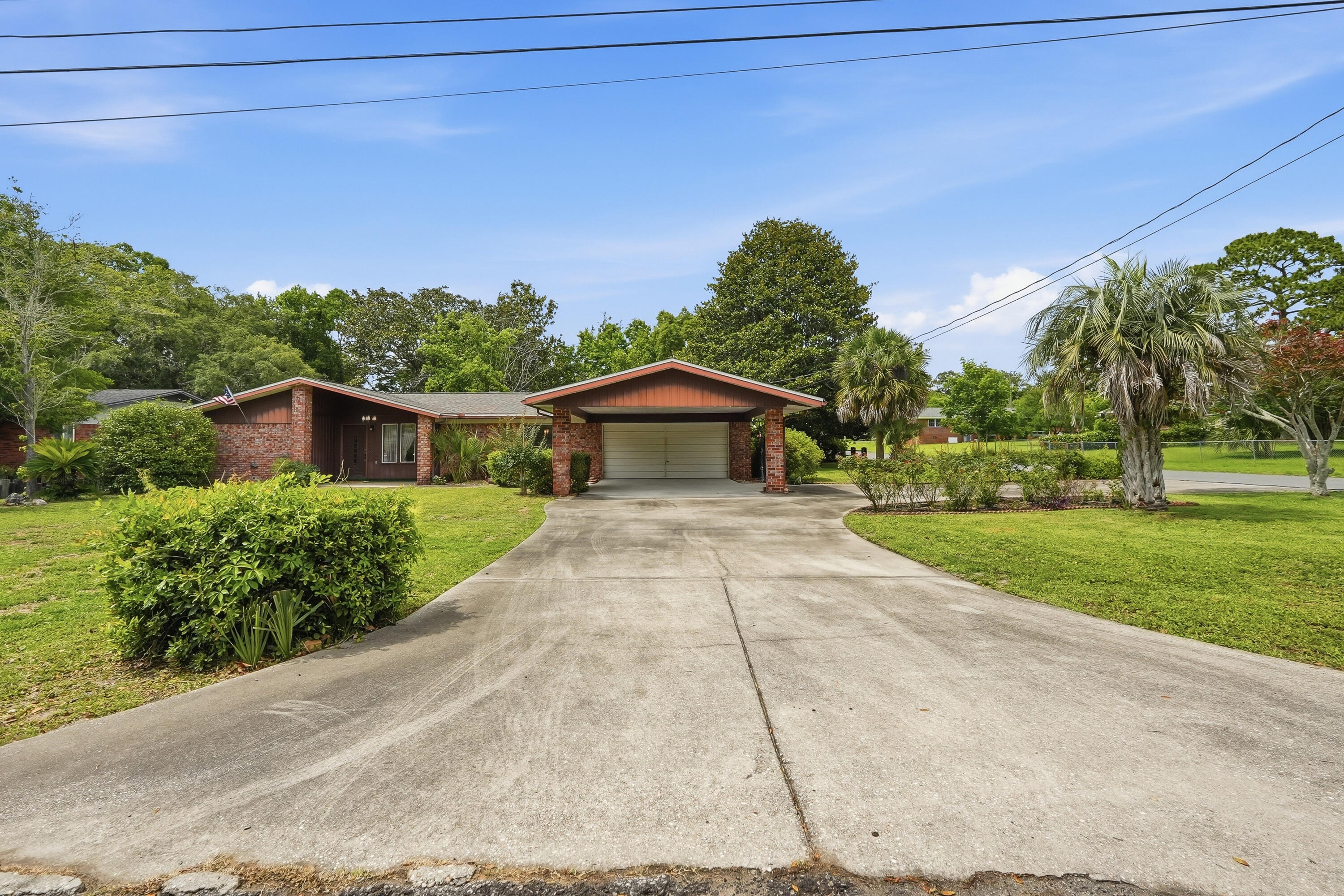 BAYOU POQUITO - Residential