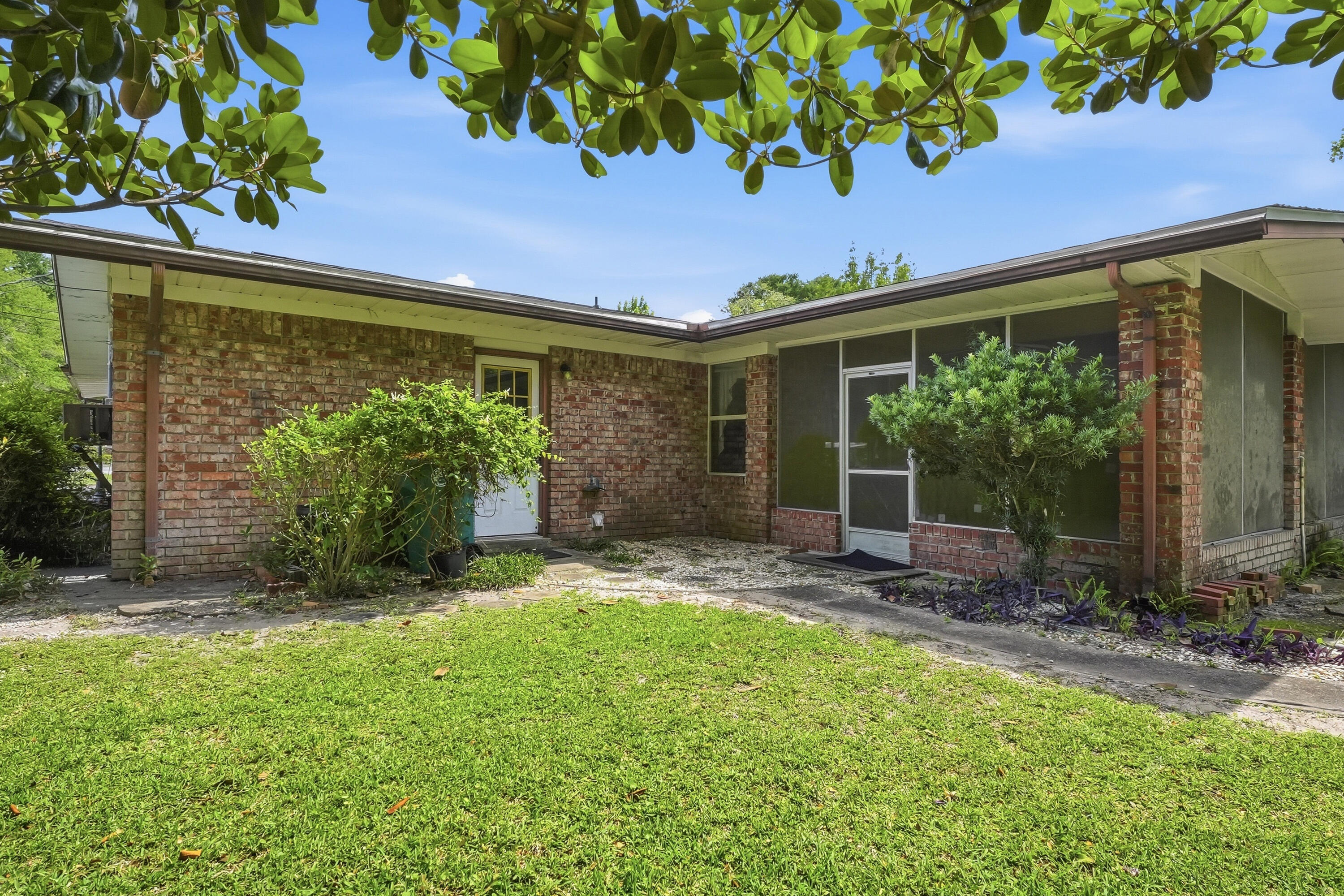 BAYOU POQUITO - Residential