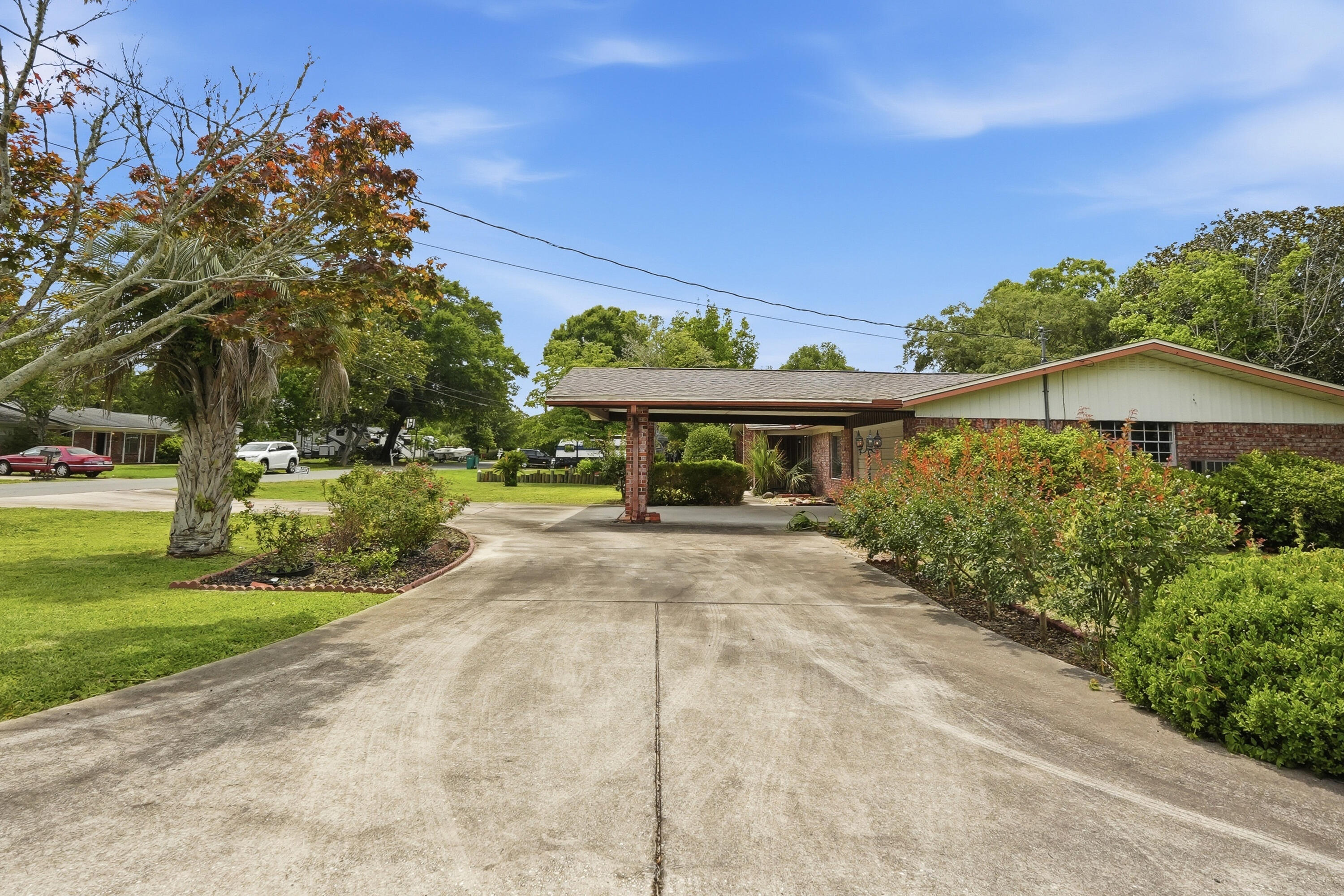 BAYOU POQUITO - Residential